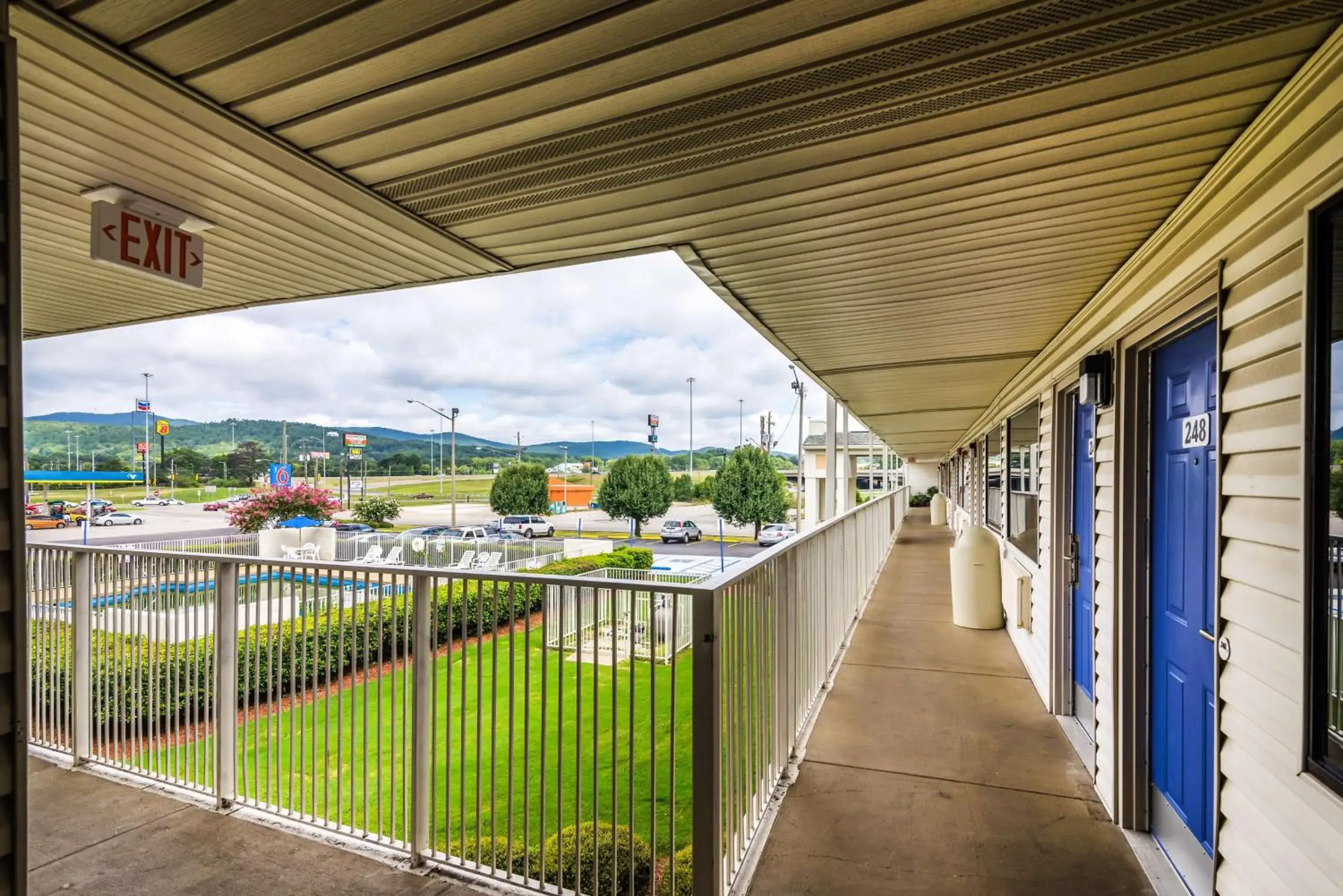 Property building, Balcony/Terrace in Motel 6-Anniston, AL