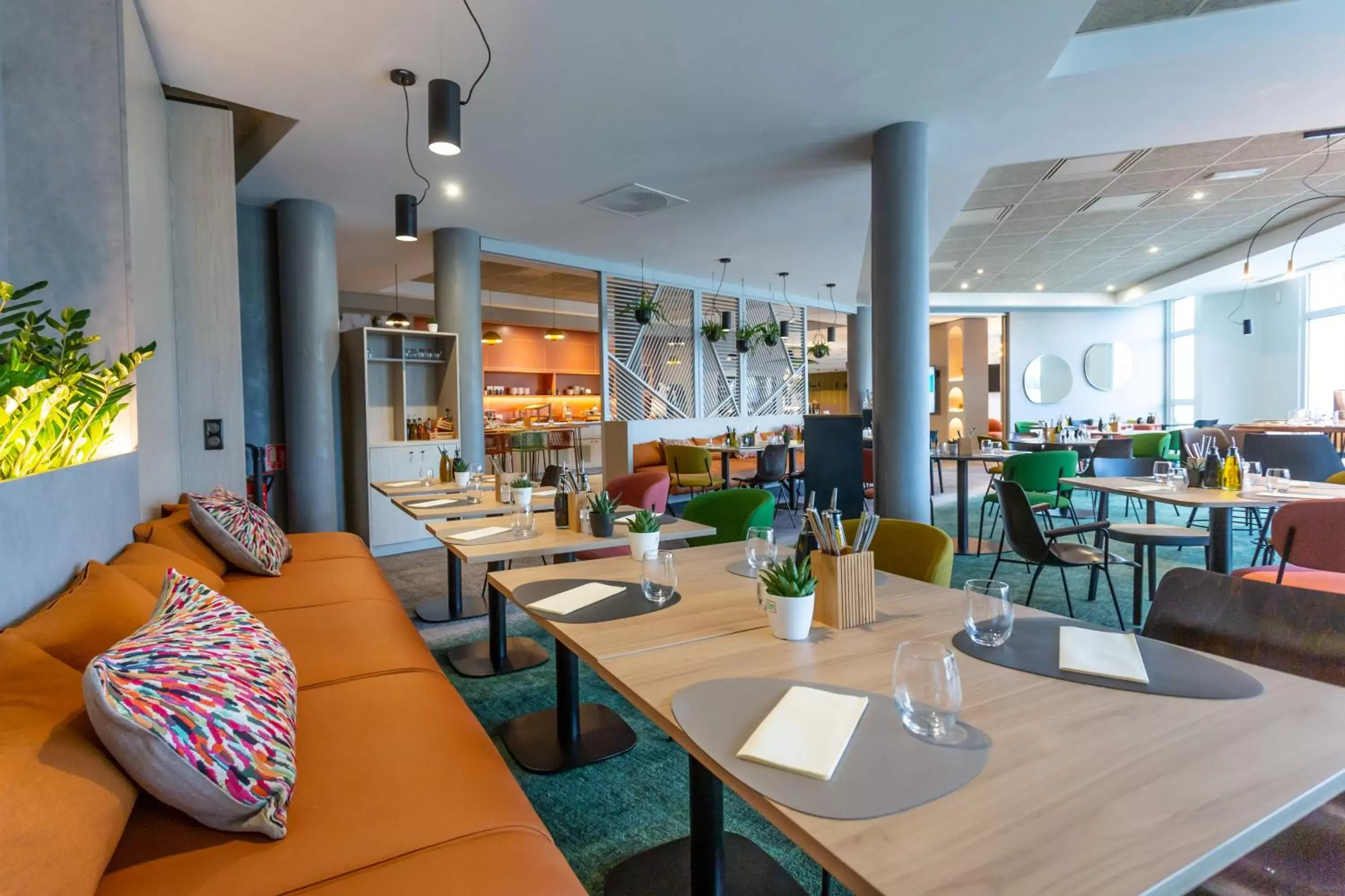 Restaurant/Places to Eat in Novotel Bourges