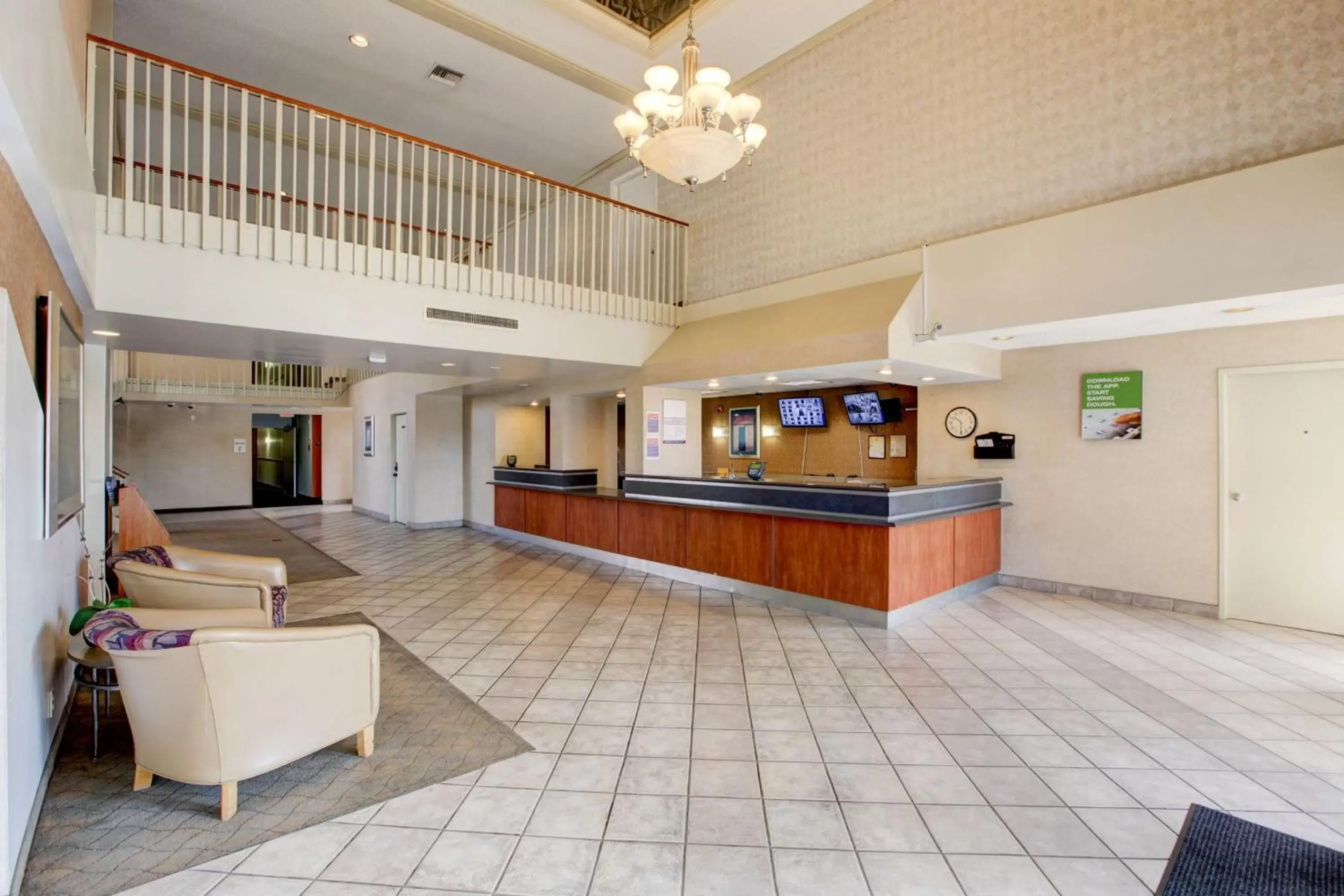 Lobby or reception, Lobby/Reception in Motel 6-Santa Ana, CA - Irvine - Orange County Airport