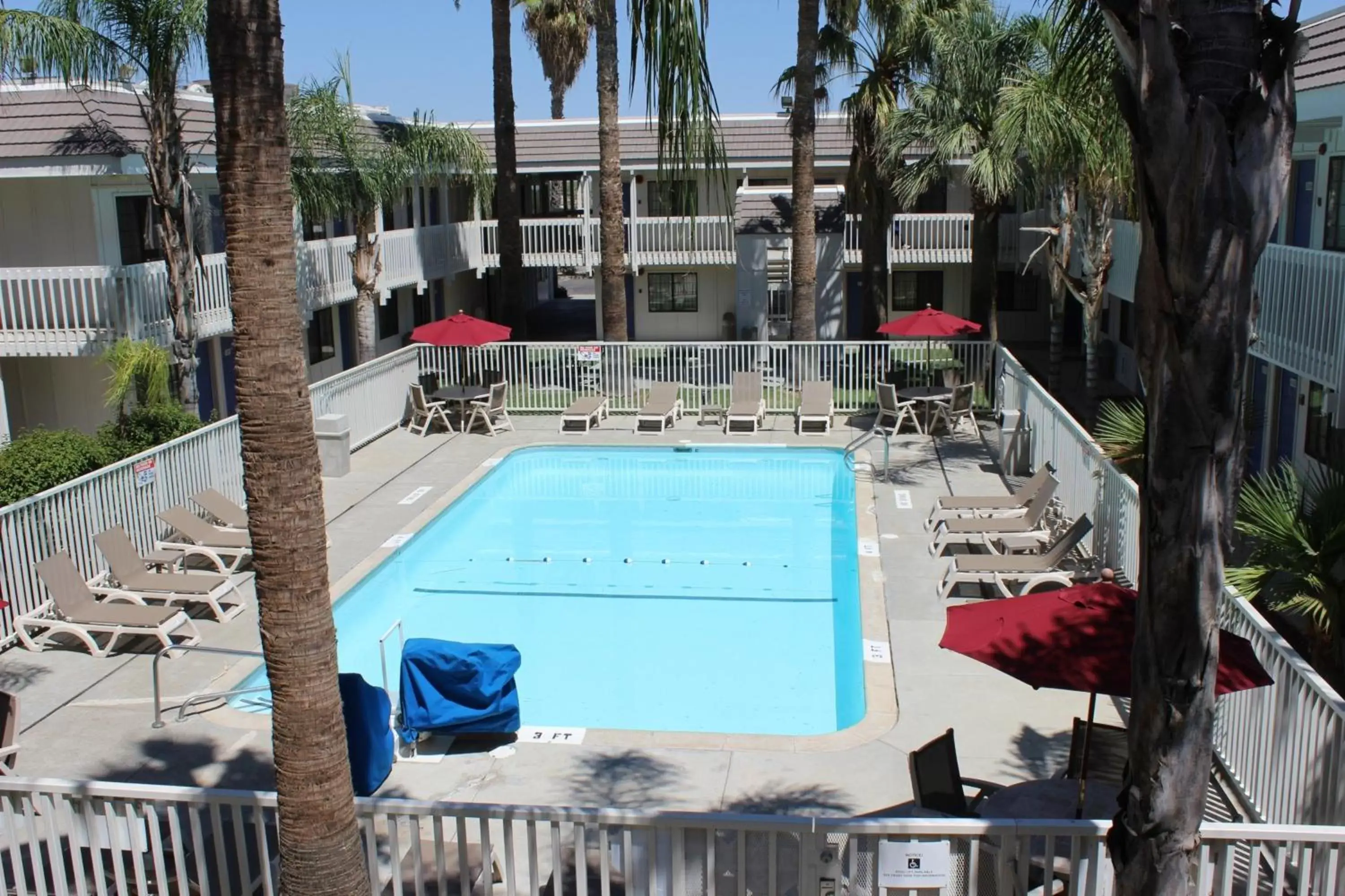 Swimming pool in Motel 6-Coalinga, CA - East Swimming pool in Motel 6-Coalinga, CA - East