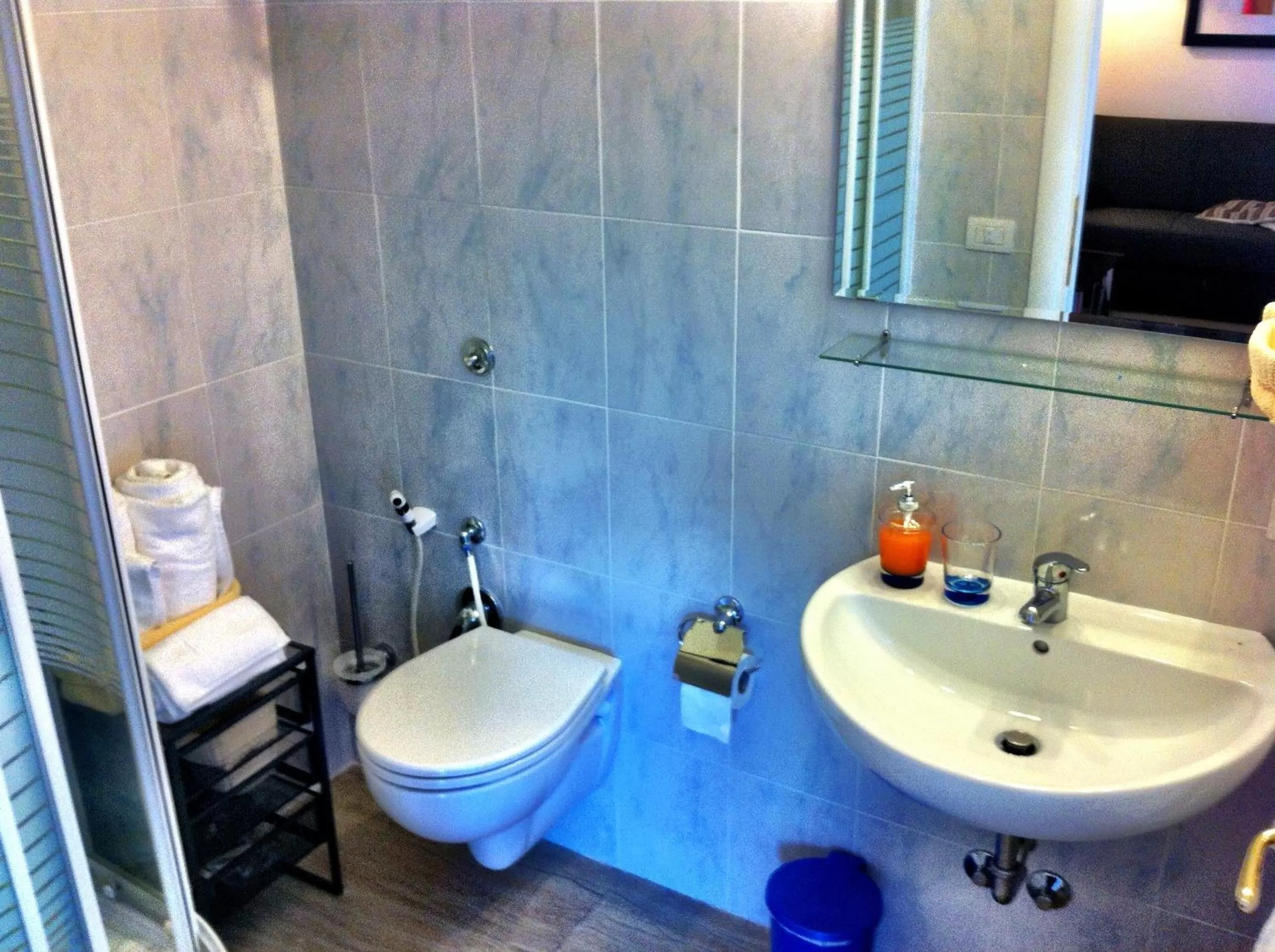 Shower in Vatican Paradise