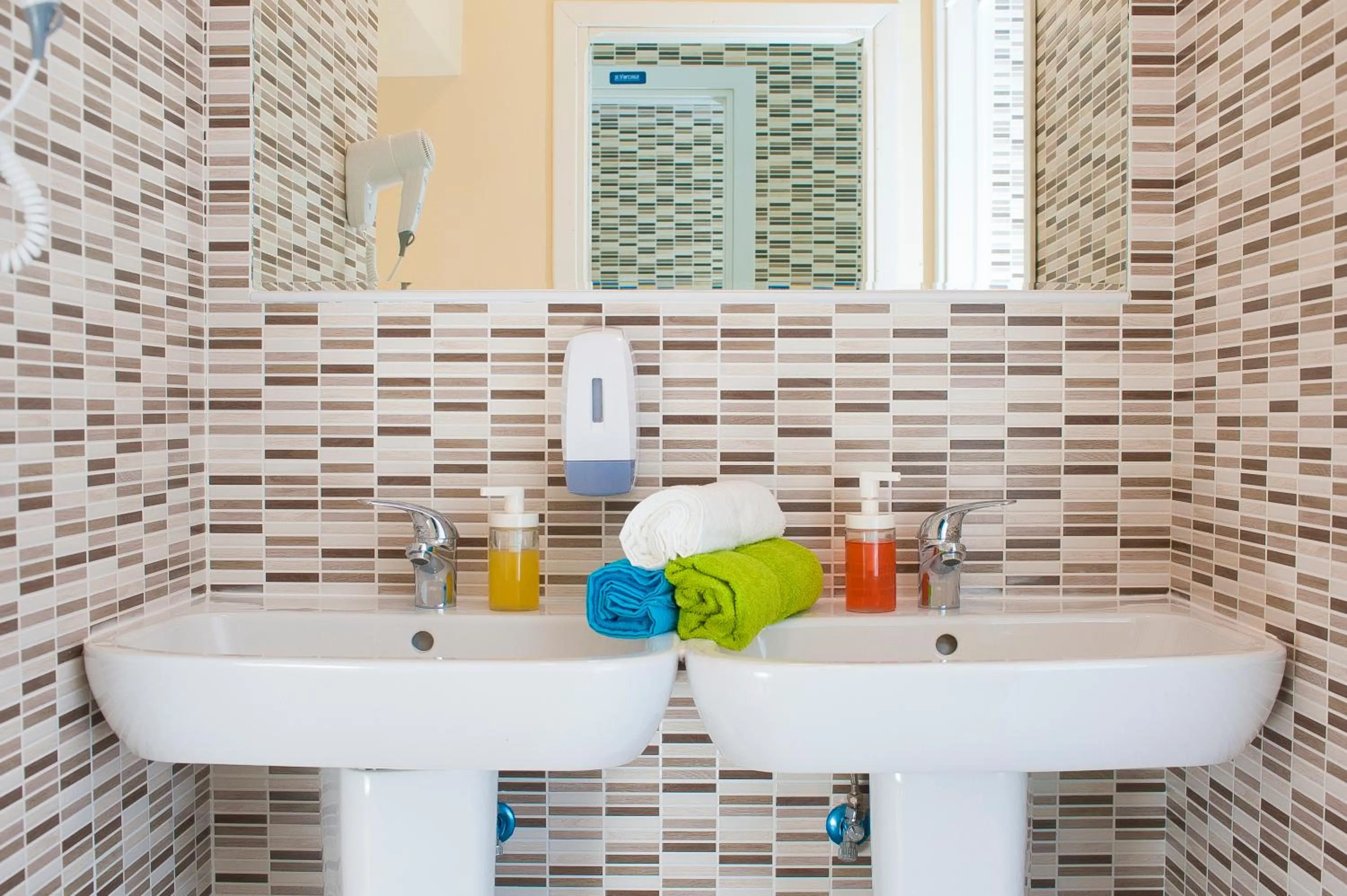 Bathroom in Budget Rooms Des Arts