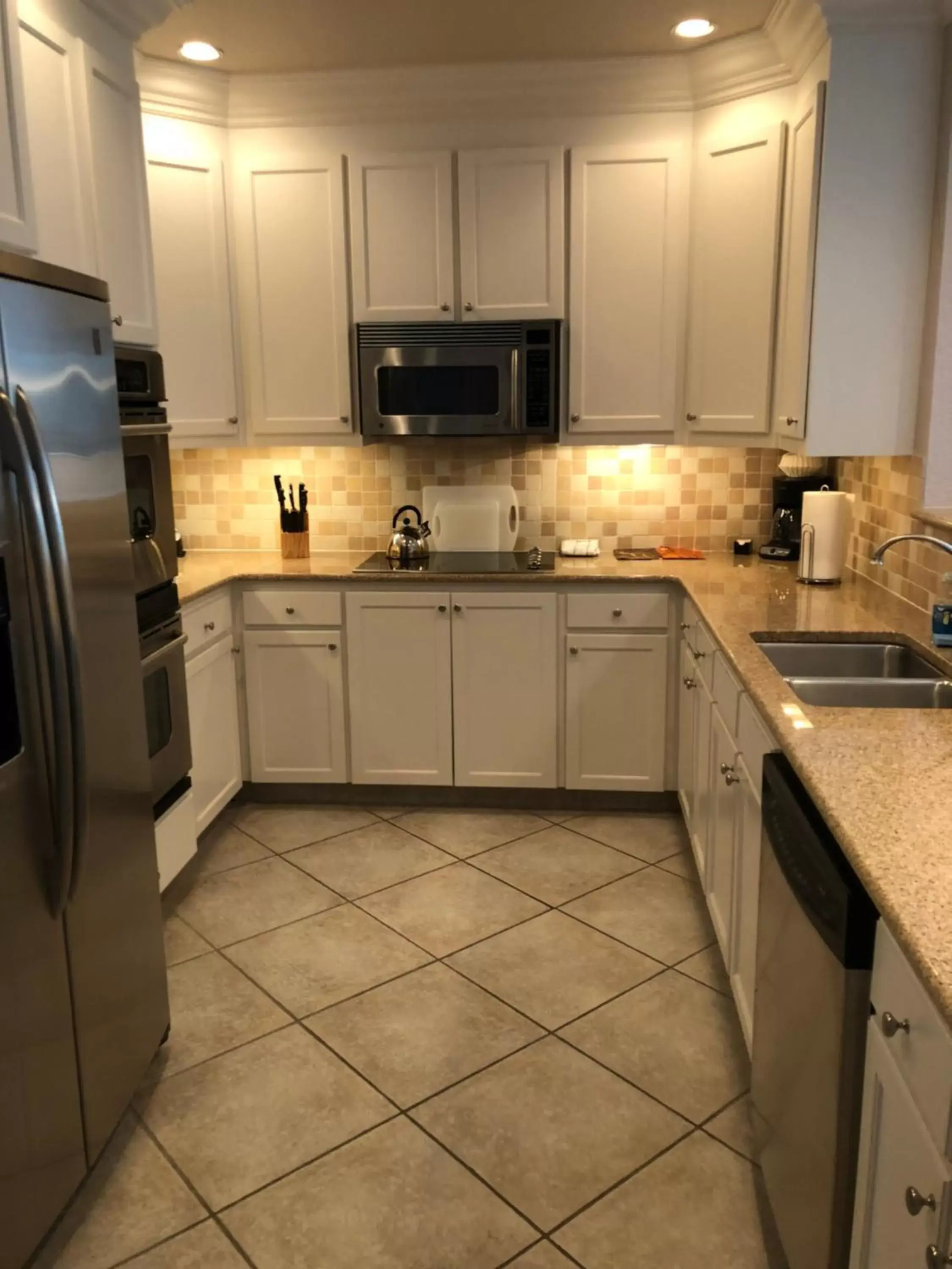 Kitchen/Kitchenette in St. James Bay Golf Club