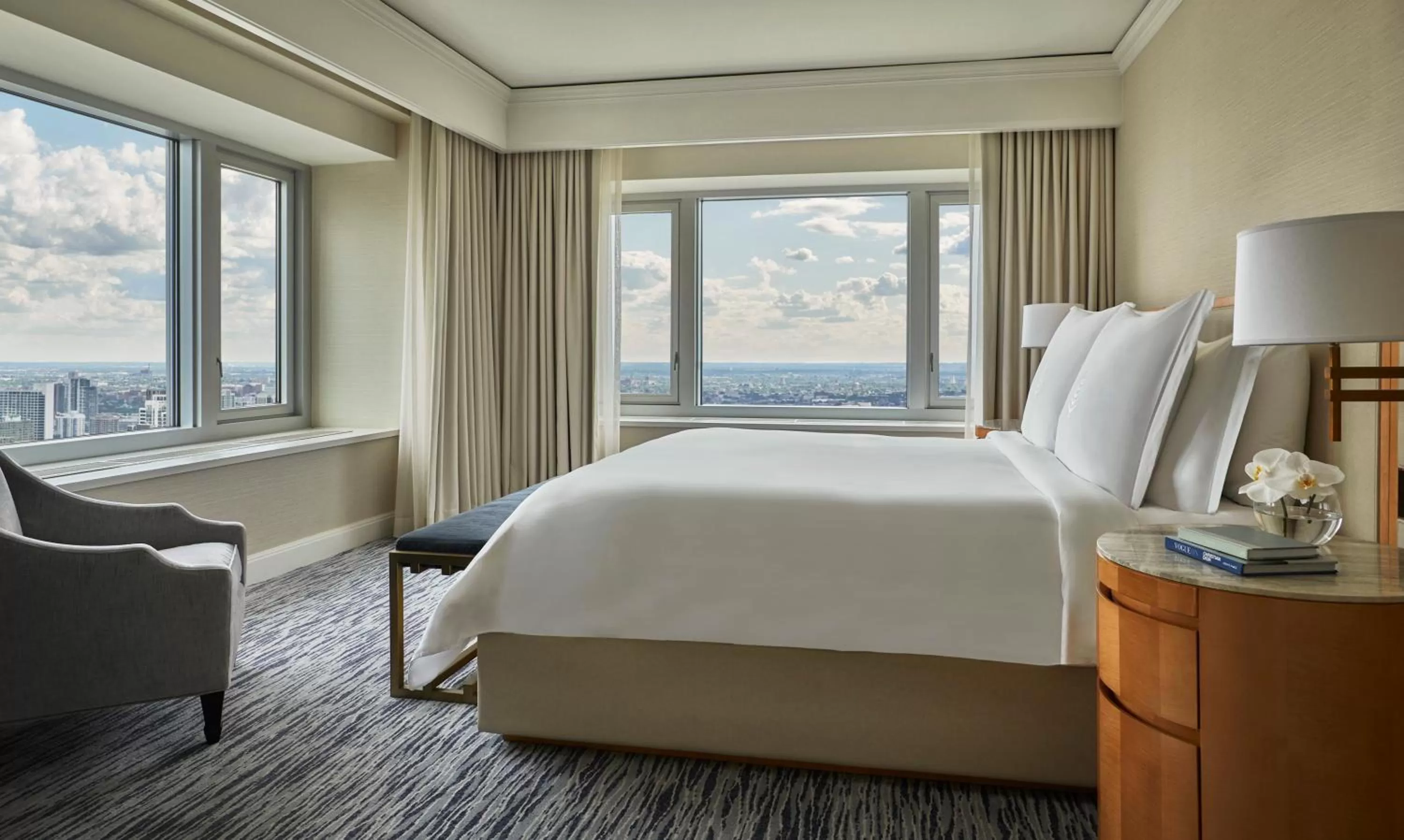 Photo of the whole room, Bed in Four Seasons Chicago