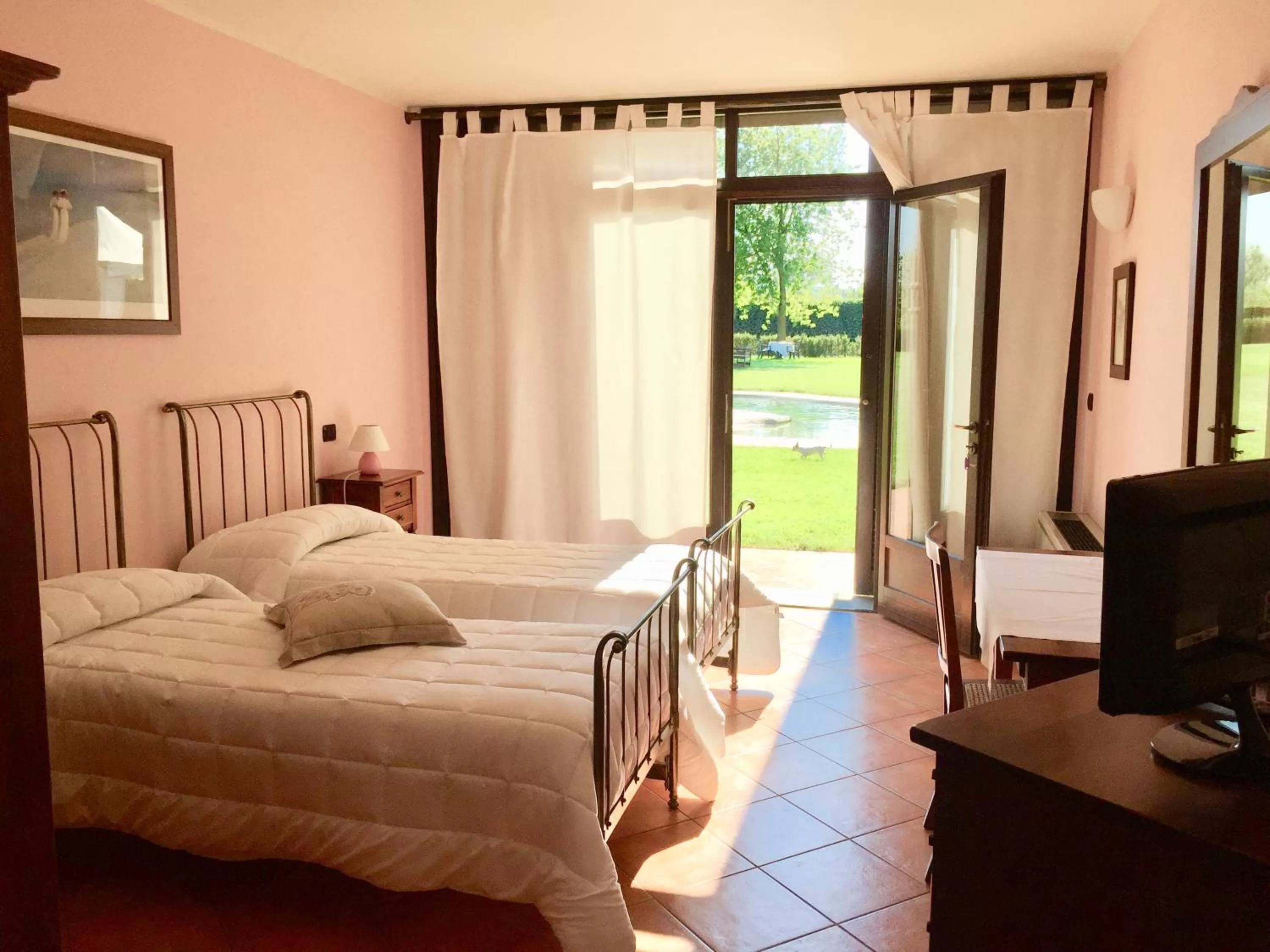 Bedroom in Albergo Cosmera