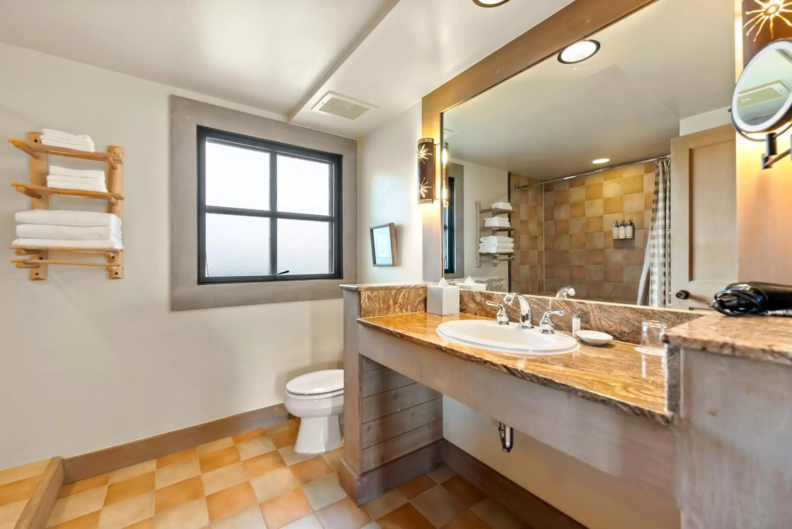 Bathroom in Sun Mountain Lodge