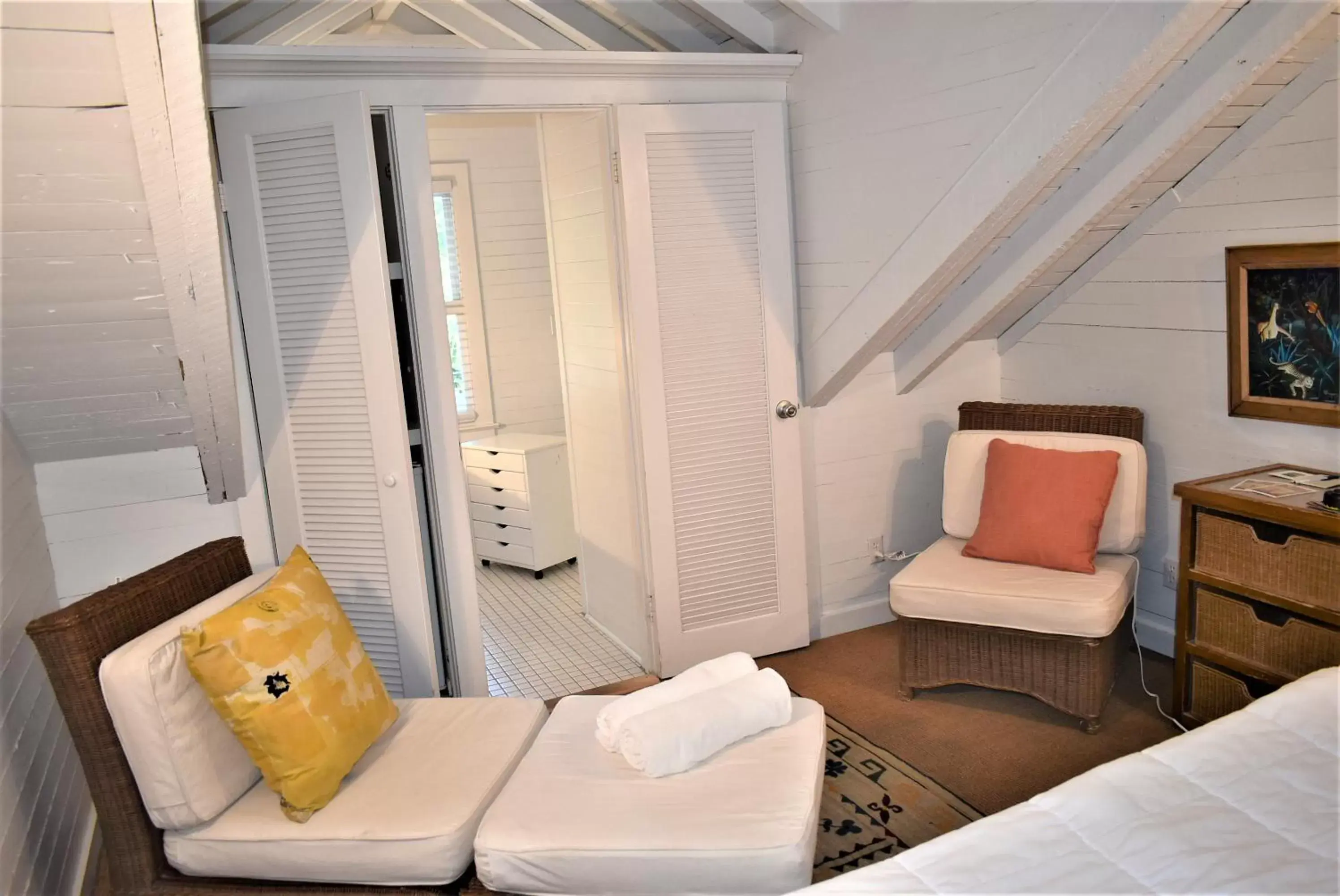 Bathroom, Seating Area in Simonton Court Historic Inn & Cottages