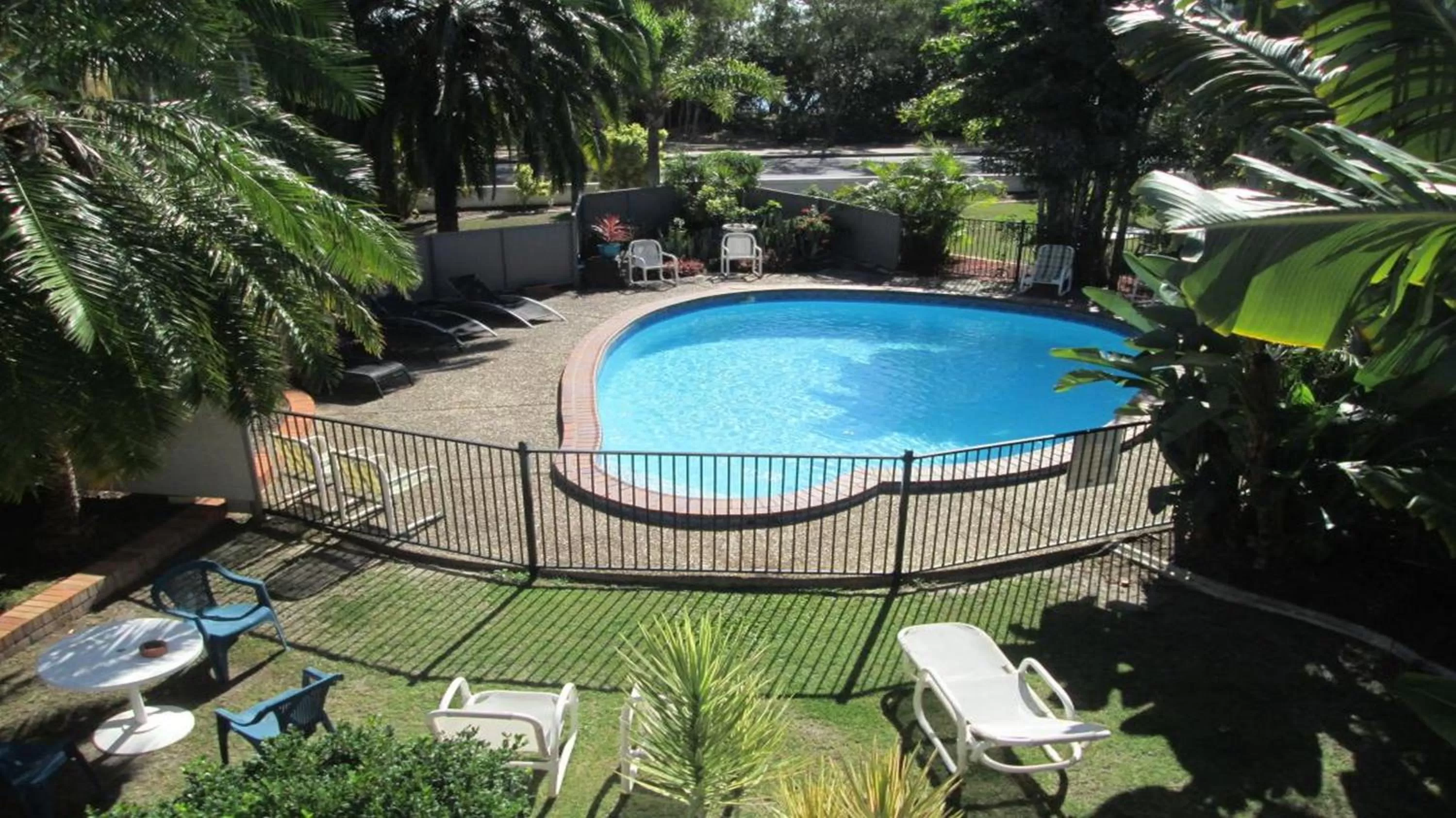 Garden view in Tower Court Motel - adults only haven