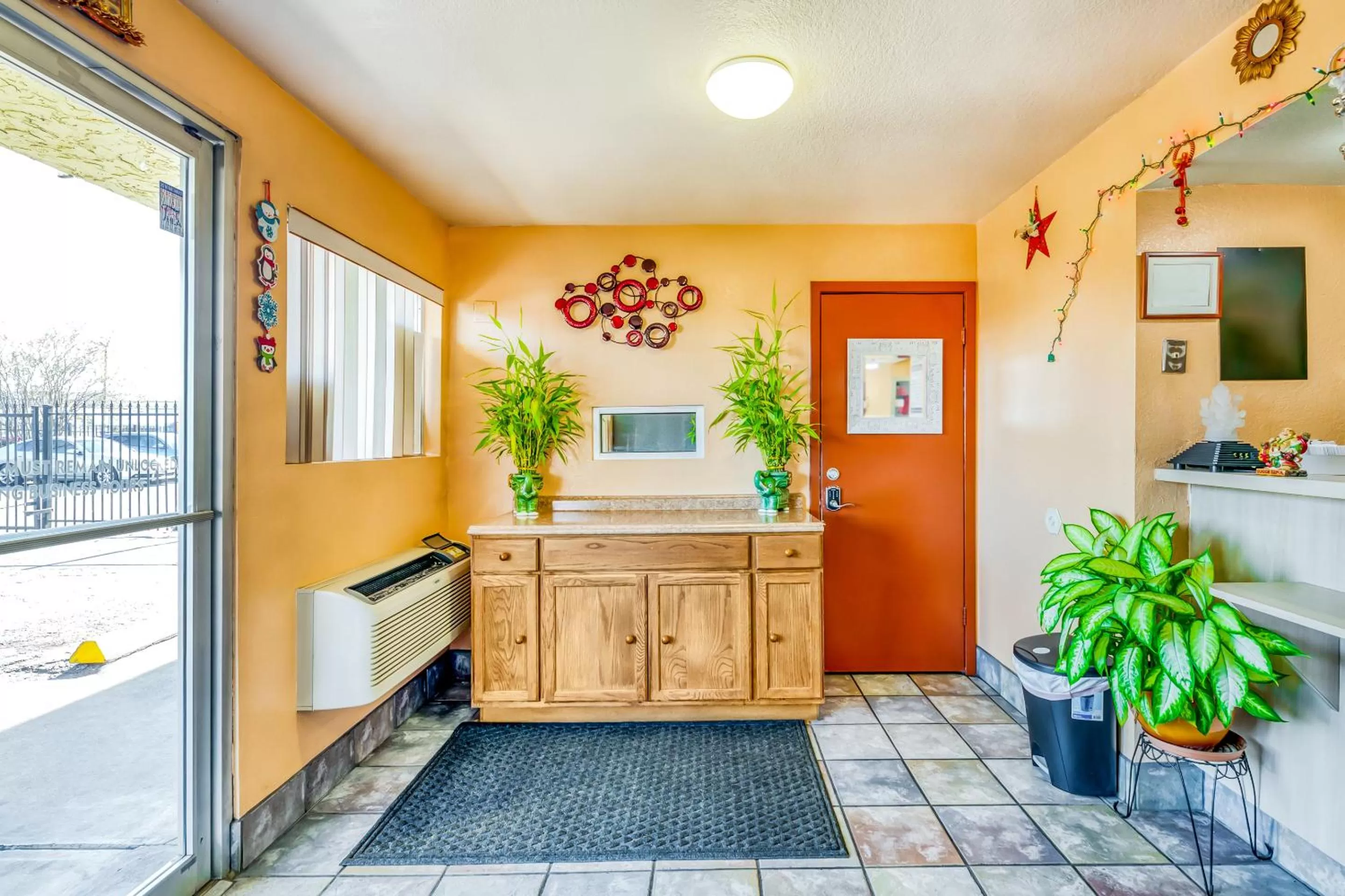 Lobby or reception in OYO Hotel Houston Southwest I-69