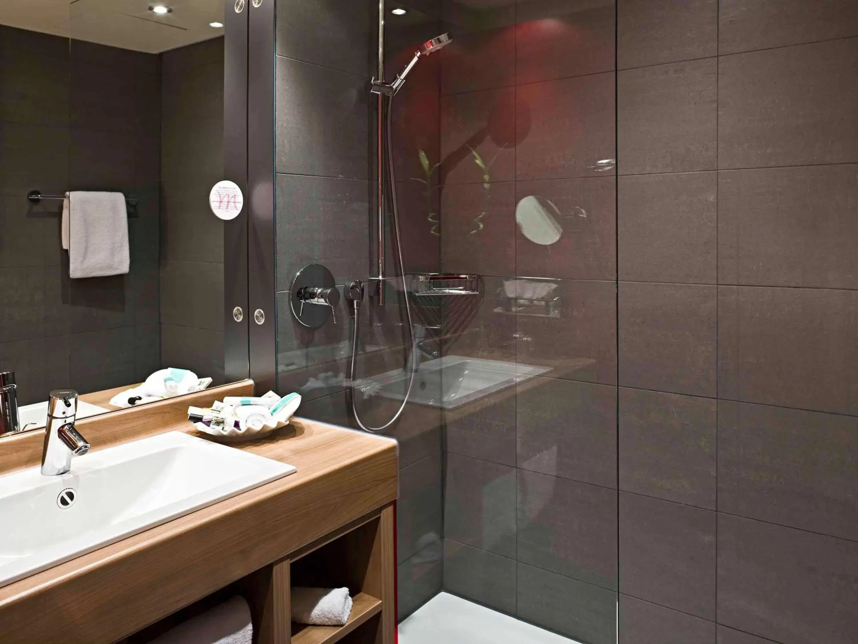 Photo of the whole room, Bathroom in Mercure Hotel Stuttgart Airport Messe