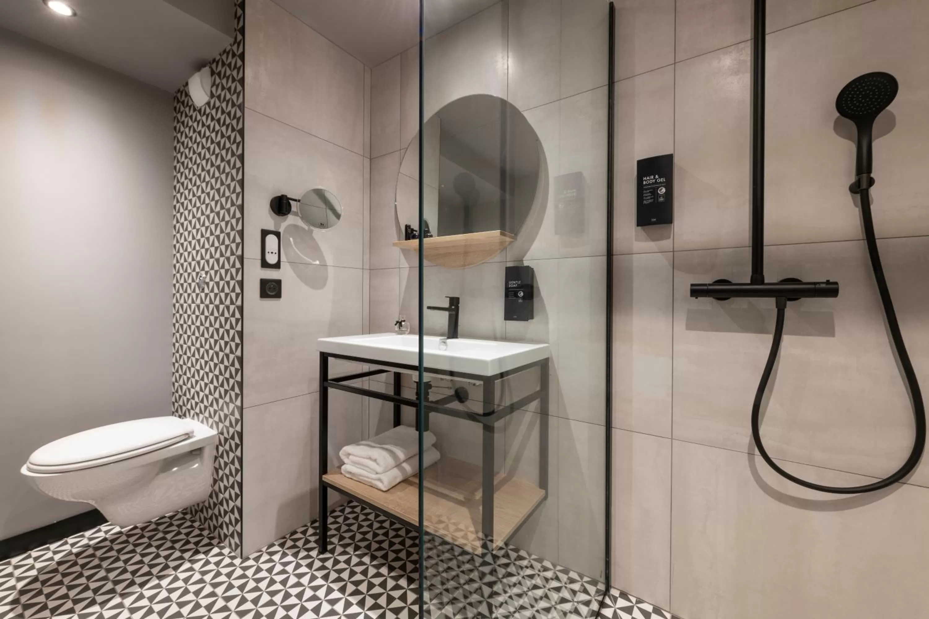 Shower in Tulip Residences Joinville-Le-Pont