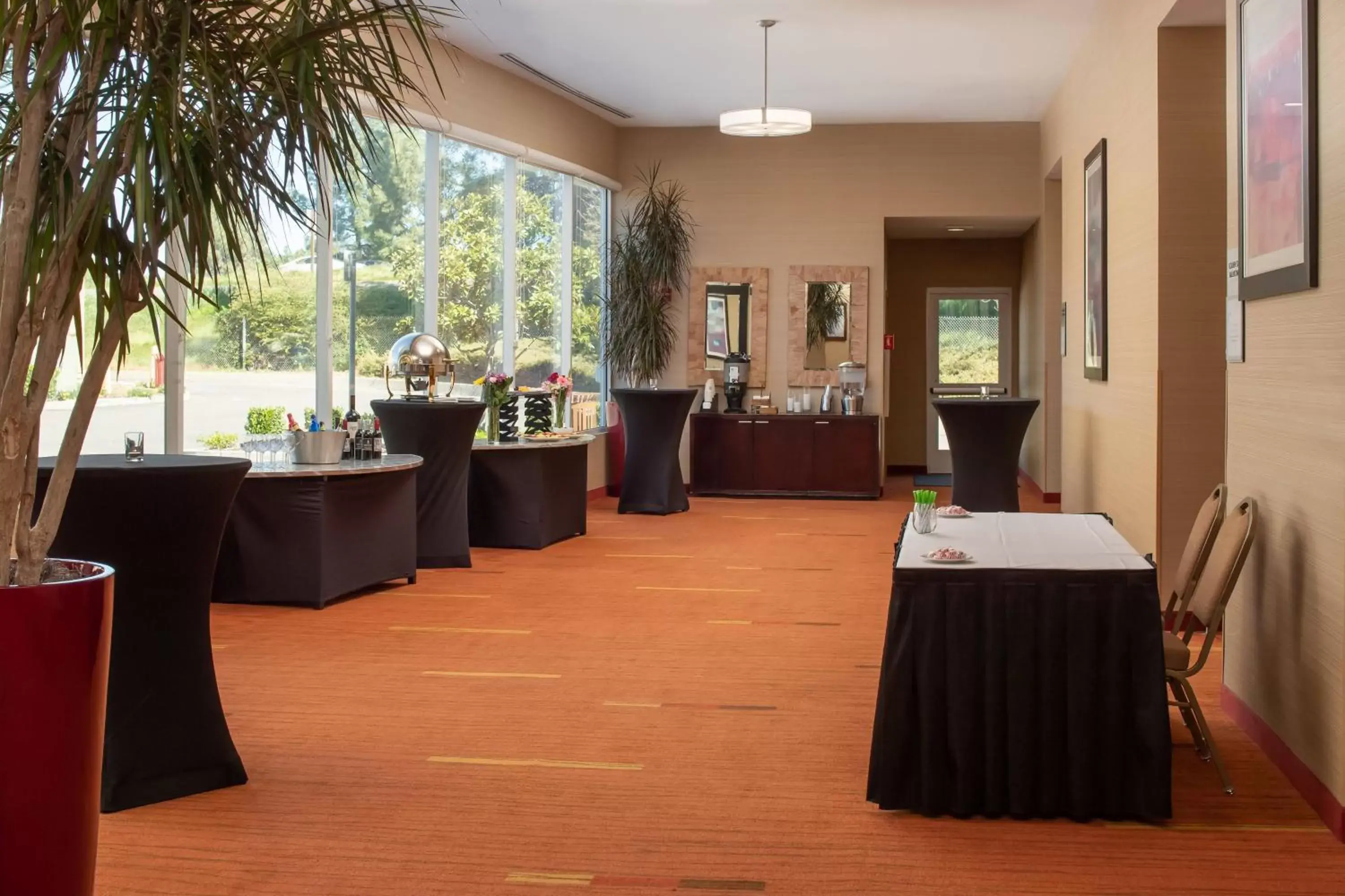 Meeting/conference room, Restaurant/Places to Eat in Courtyard by Marriott Sacramento Cal Expo