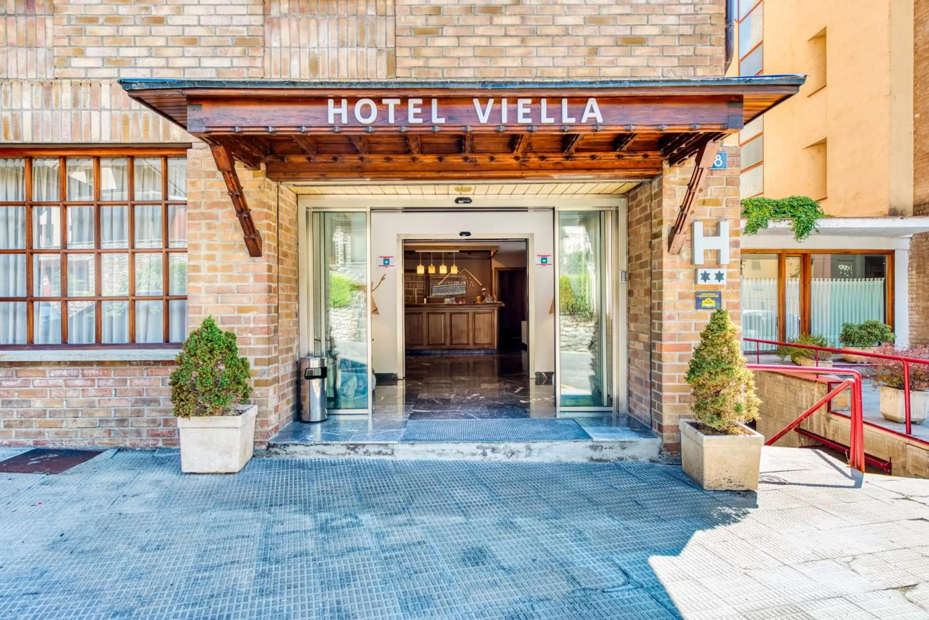 Property building in Hotel Viella