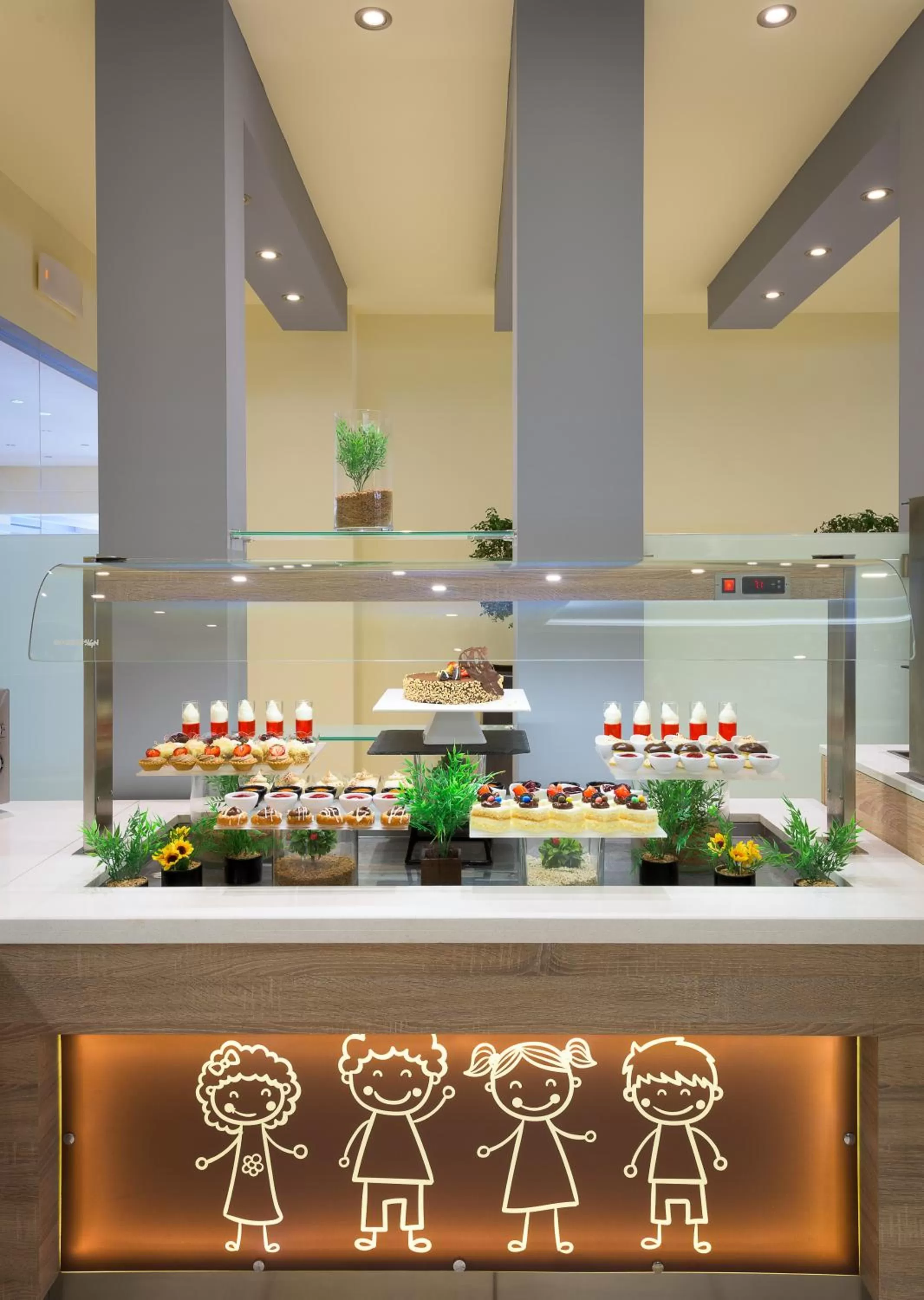 Restaurant/places to eat in Sun Beach Resort