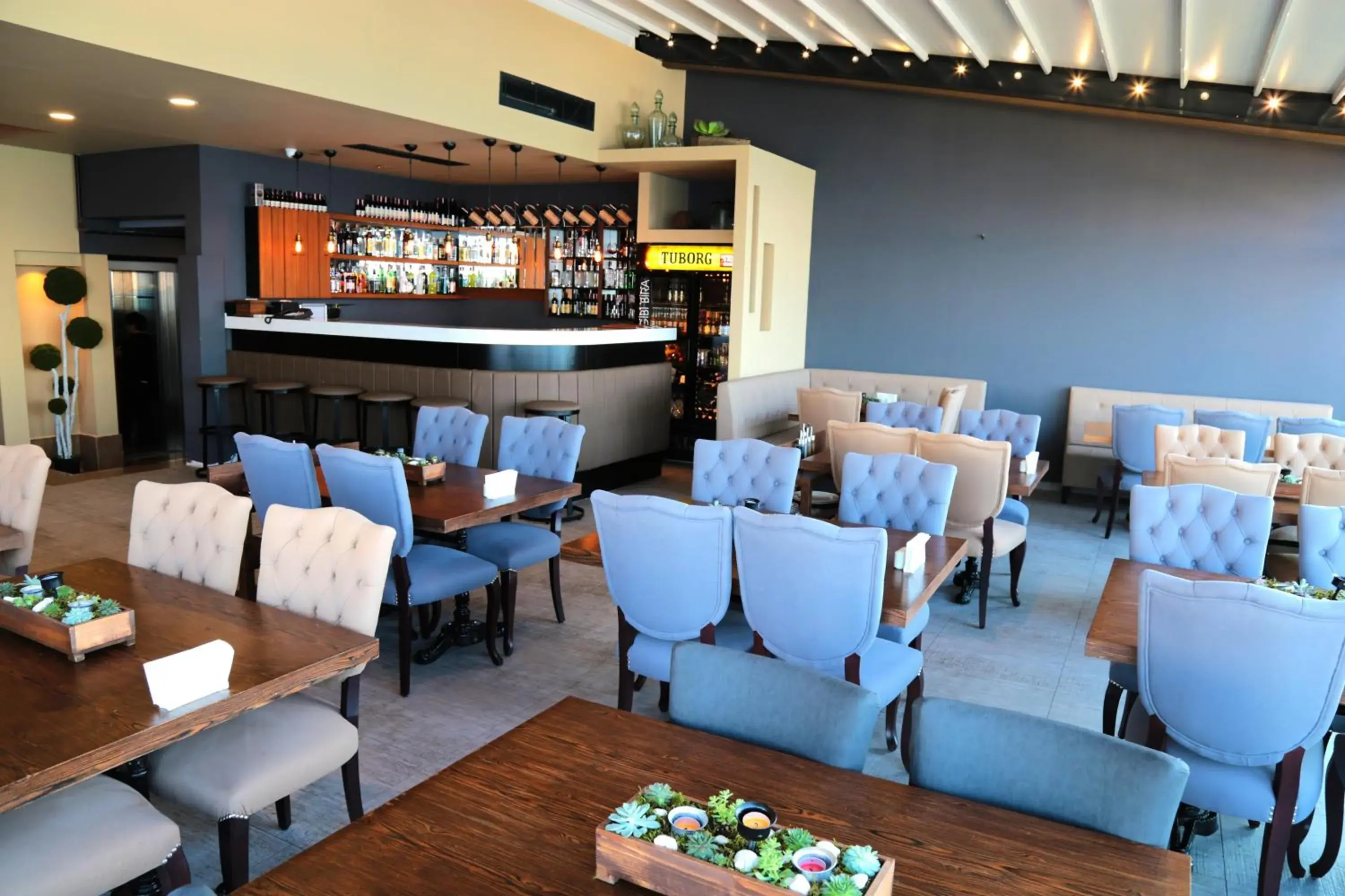Food and drinks, Lounge/Bar in Pasaport Pier Hotel