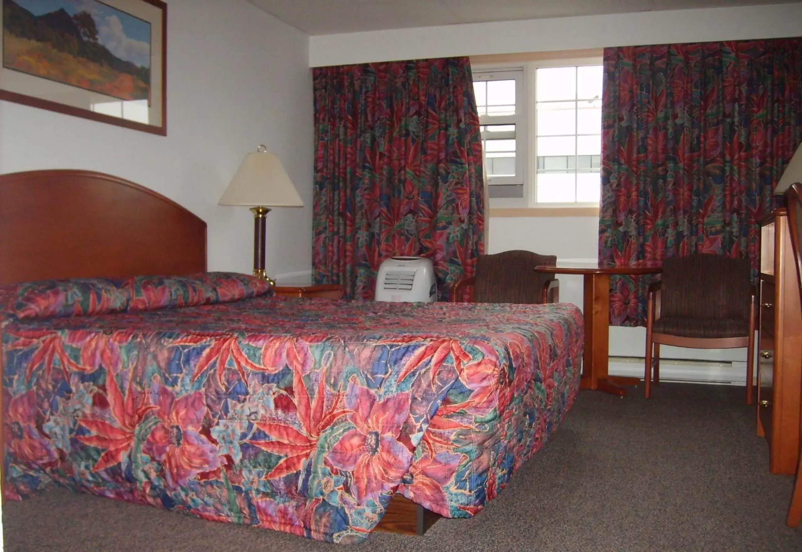 Bedroom, Bed in Town and Mountain Hotel