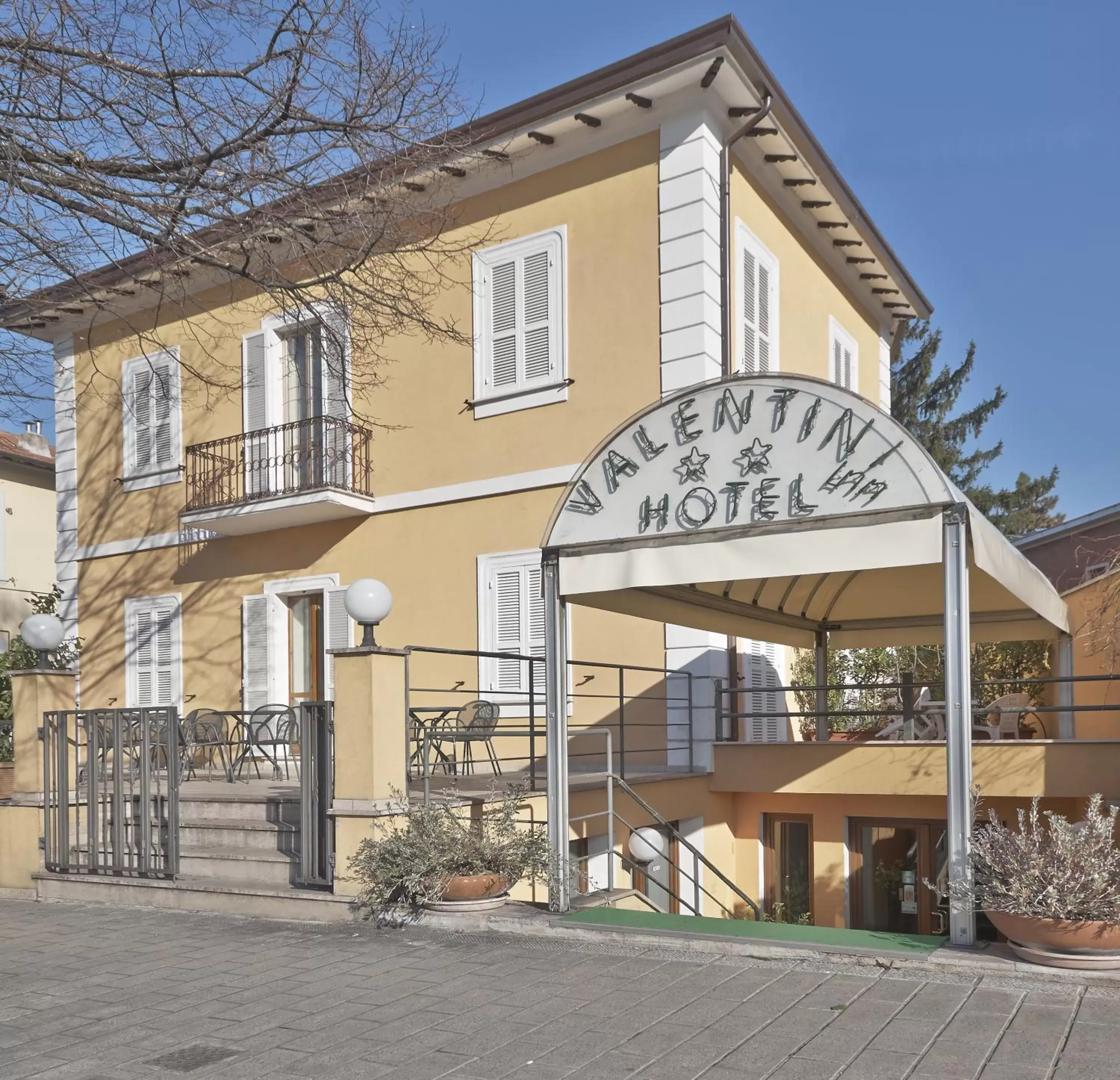 Facade/entrance, Property Building in Hotel Valentini Inn