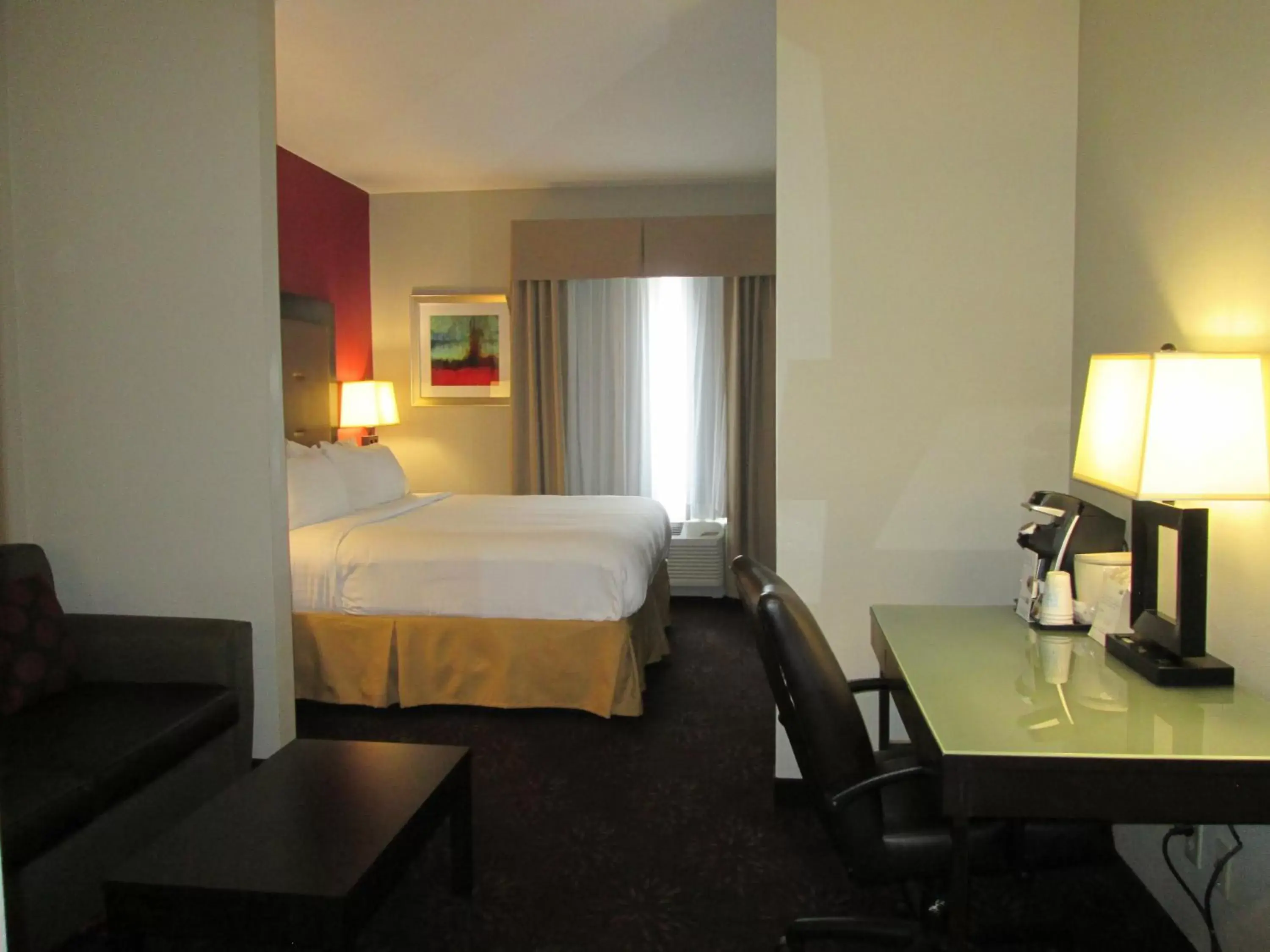 Photo of the whole room, Bed in Holiday Inn Express Cloverdale - Greencastle, an IHG Hotel