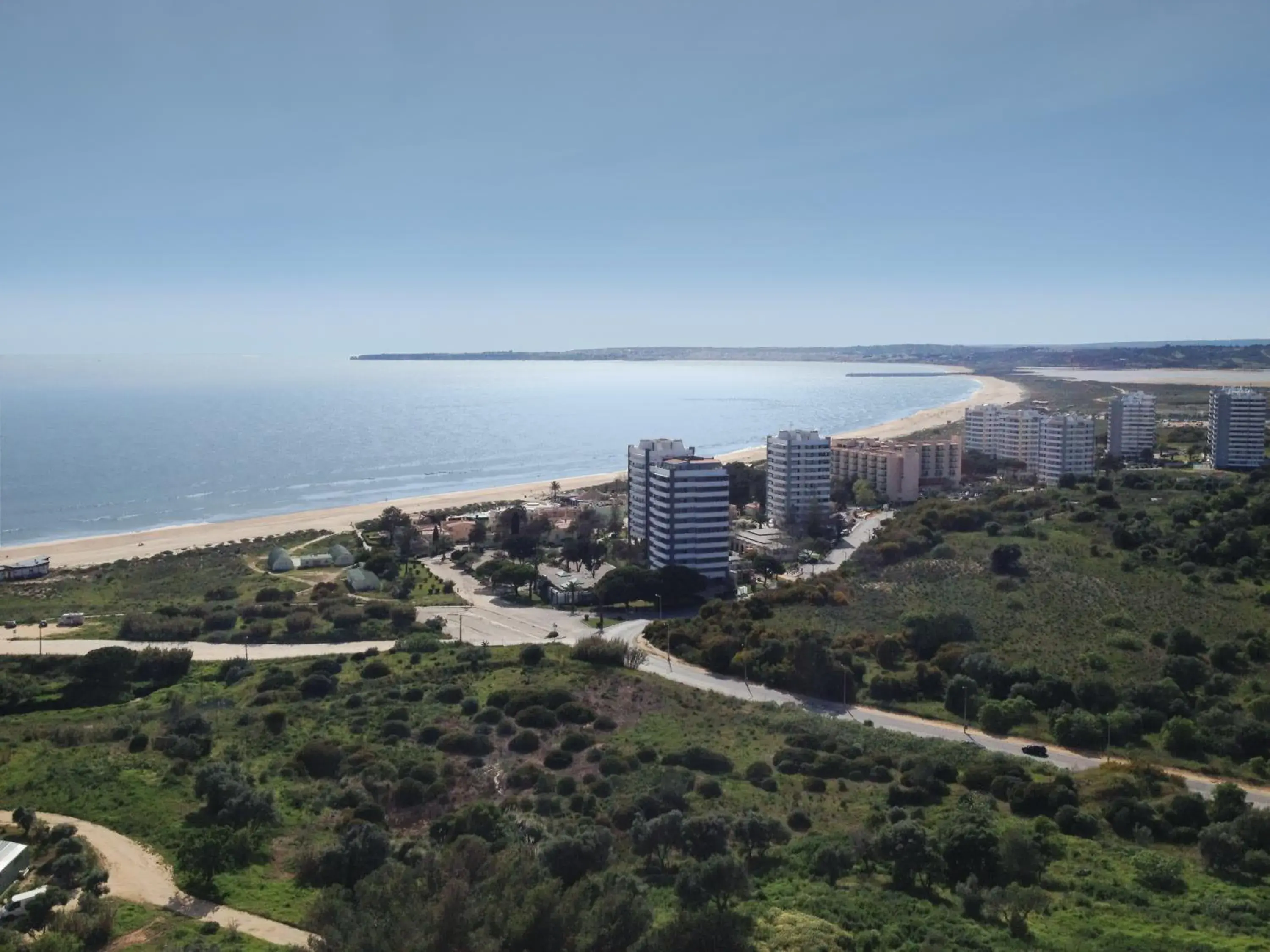 Property building, Bird's-eye View in Pestana Alvor Atlantico Residences Beach Suites