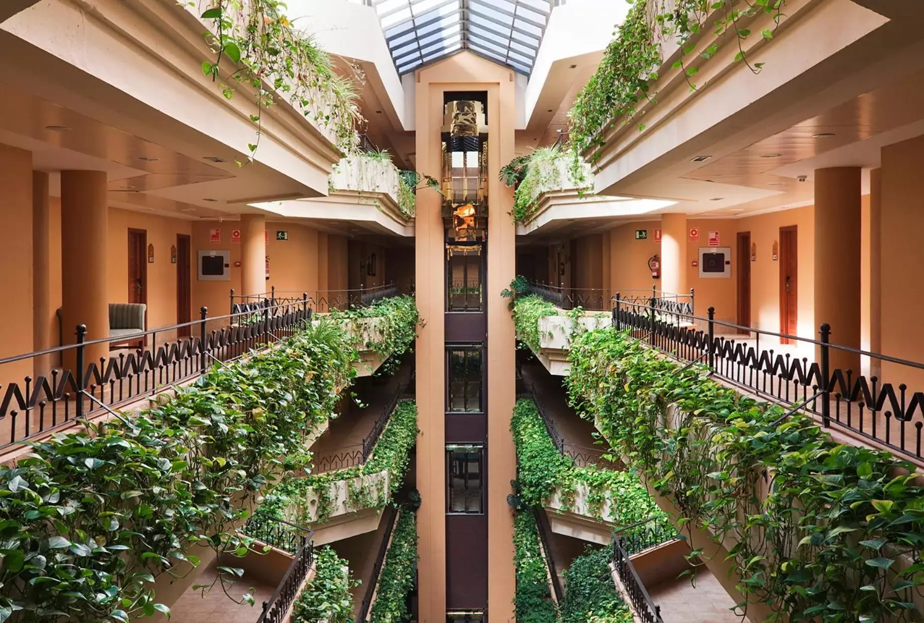 Patio in Playacanela Hotel