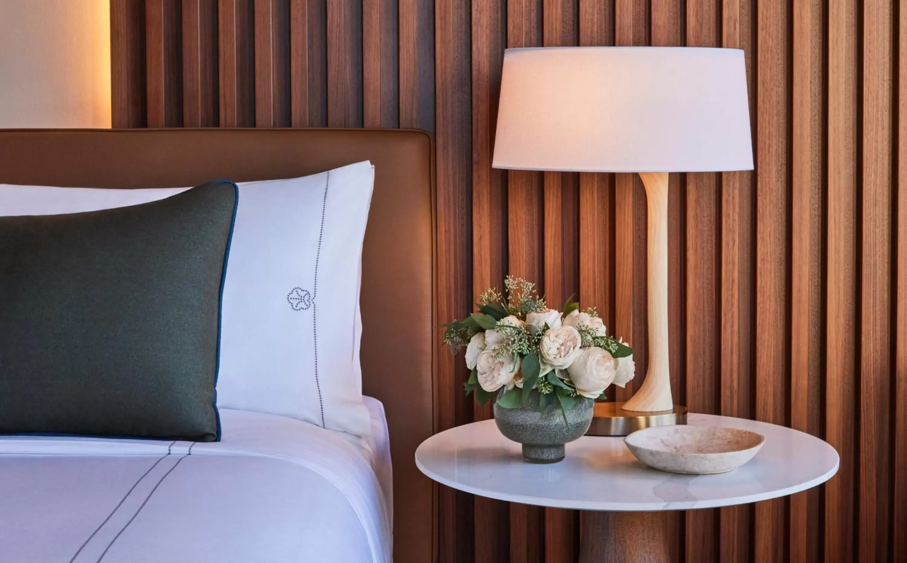 Bedroom, Seating Area in Omni Boston Hotel at the Seaport