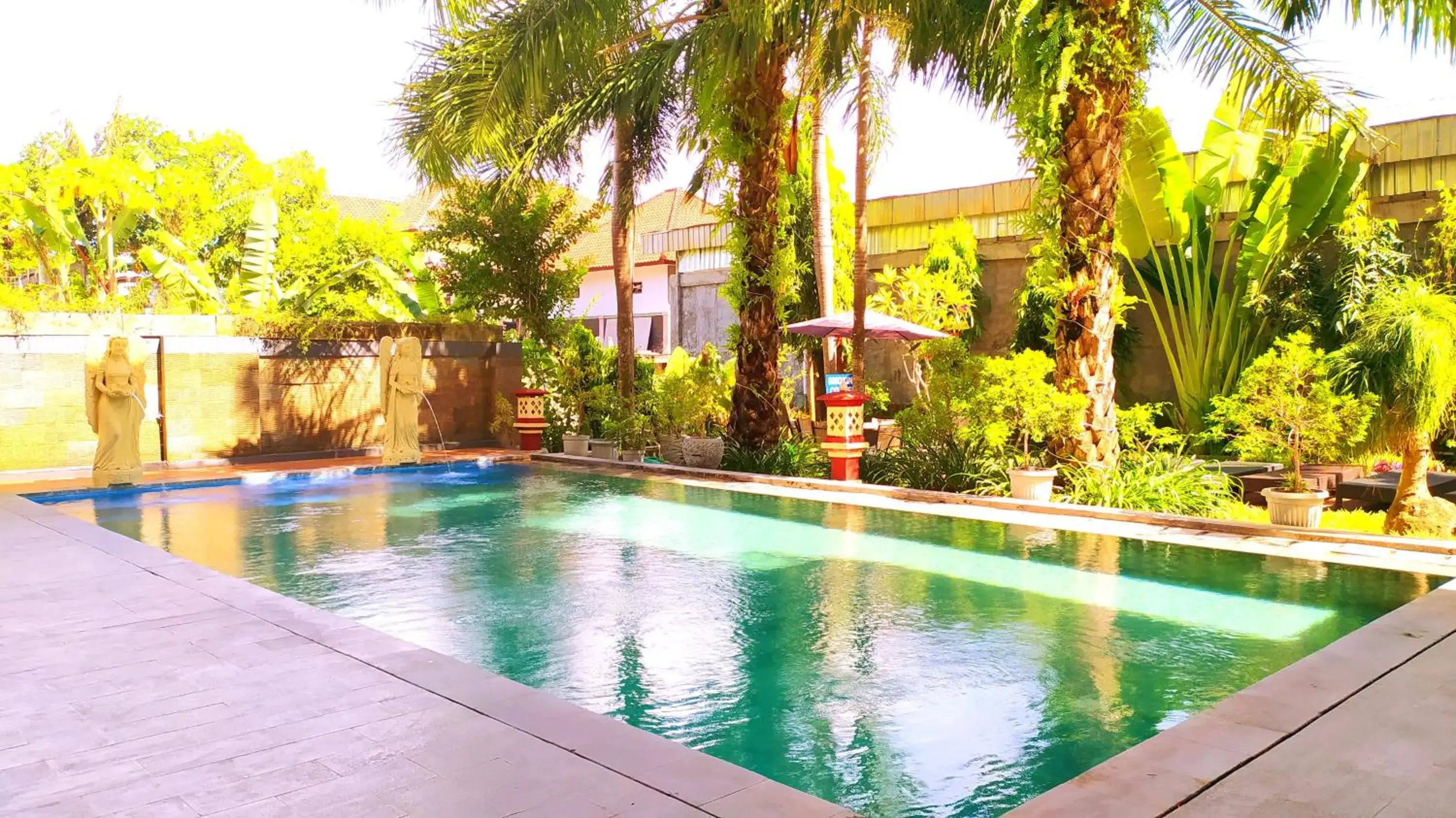 Swimming Pool in Puri Saron Denpasar Hotel