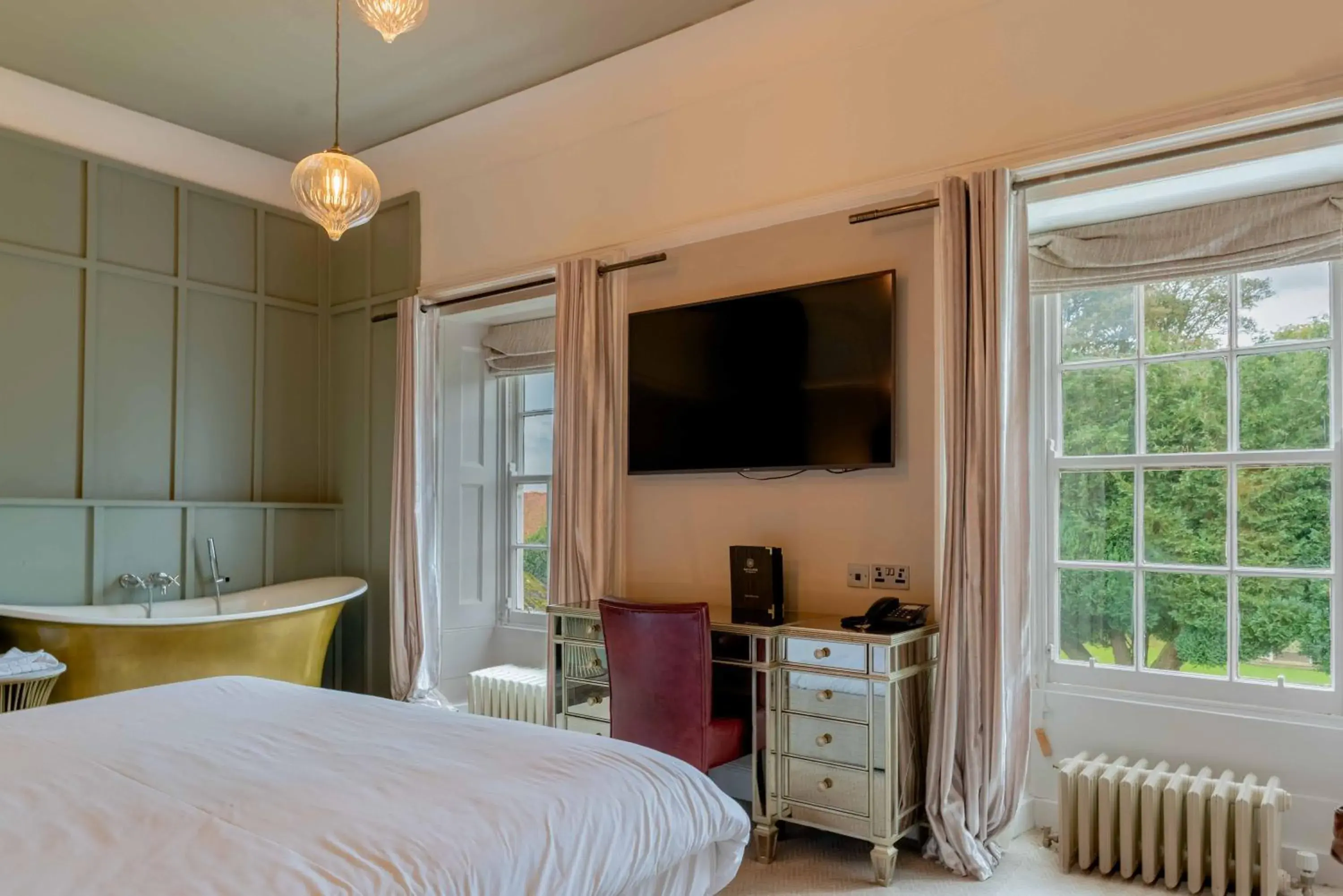 Bedroom, Bed in Hallgarth Manor House