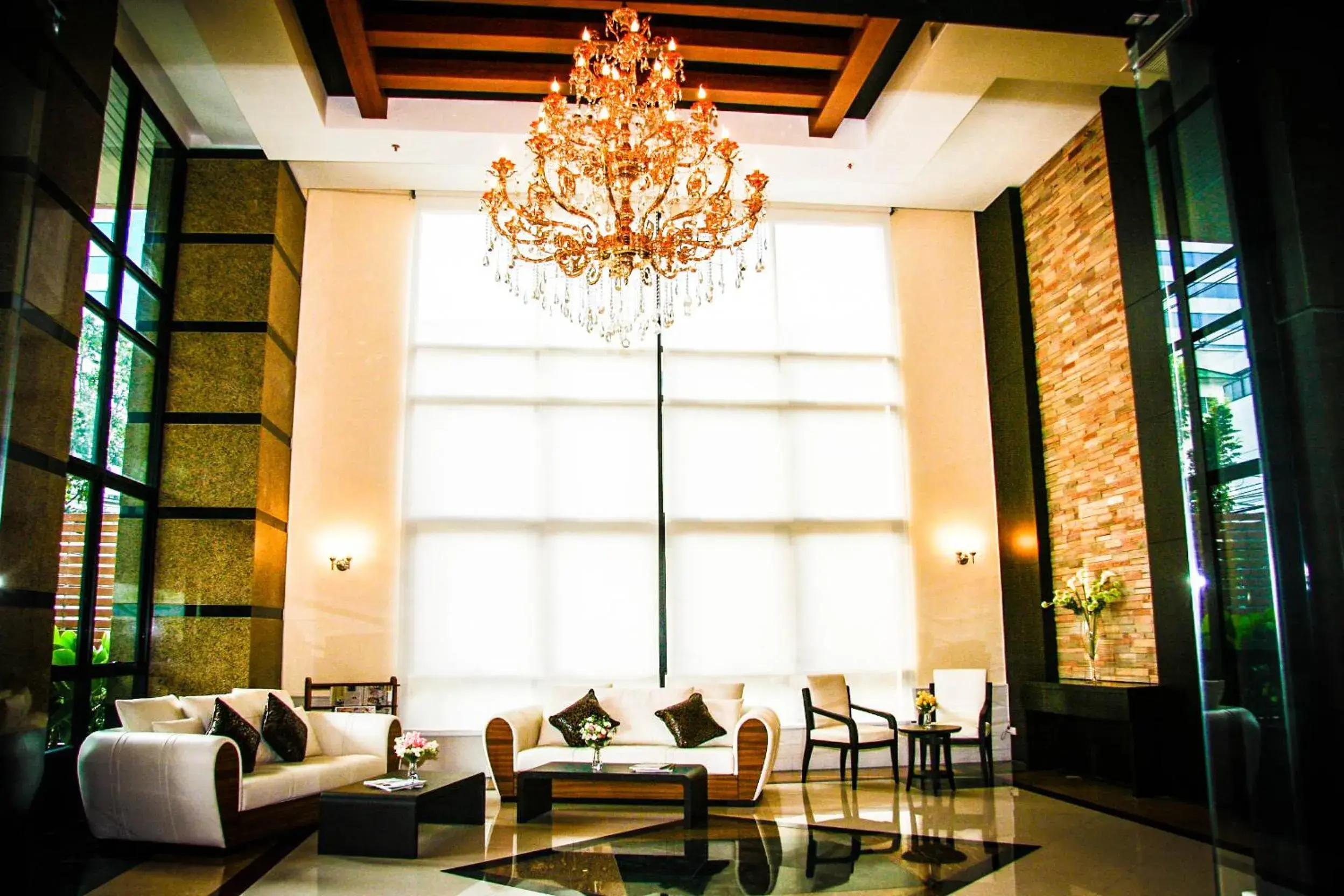 Lobby or reception, Restaurant/Places to Eat in 42Grand Residence