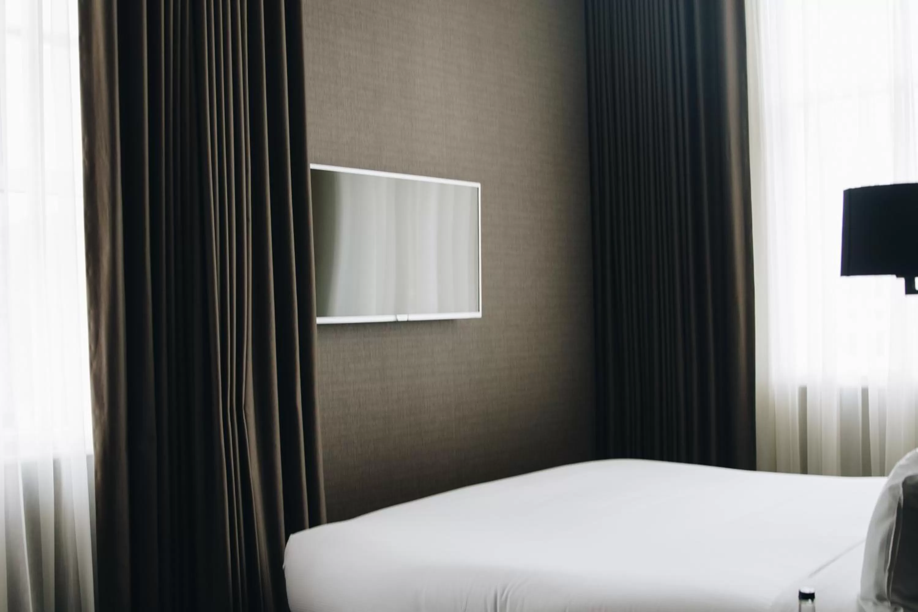 Bed in Camden Enterprise Hotel