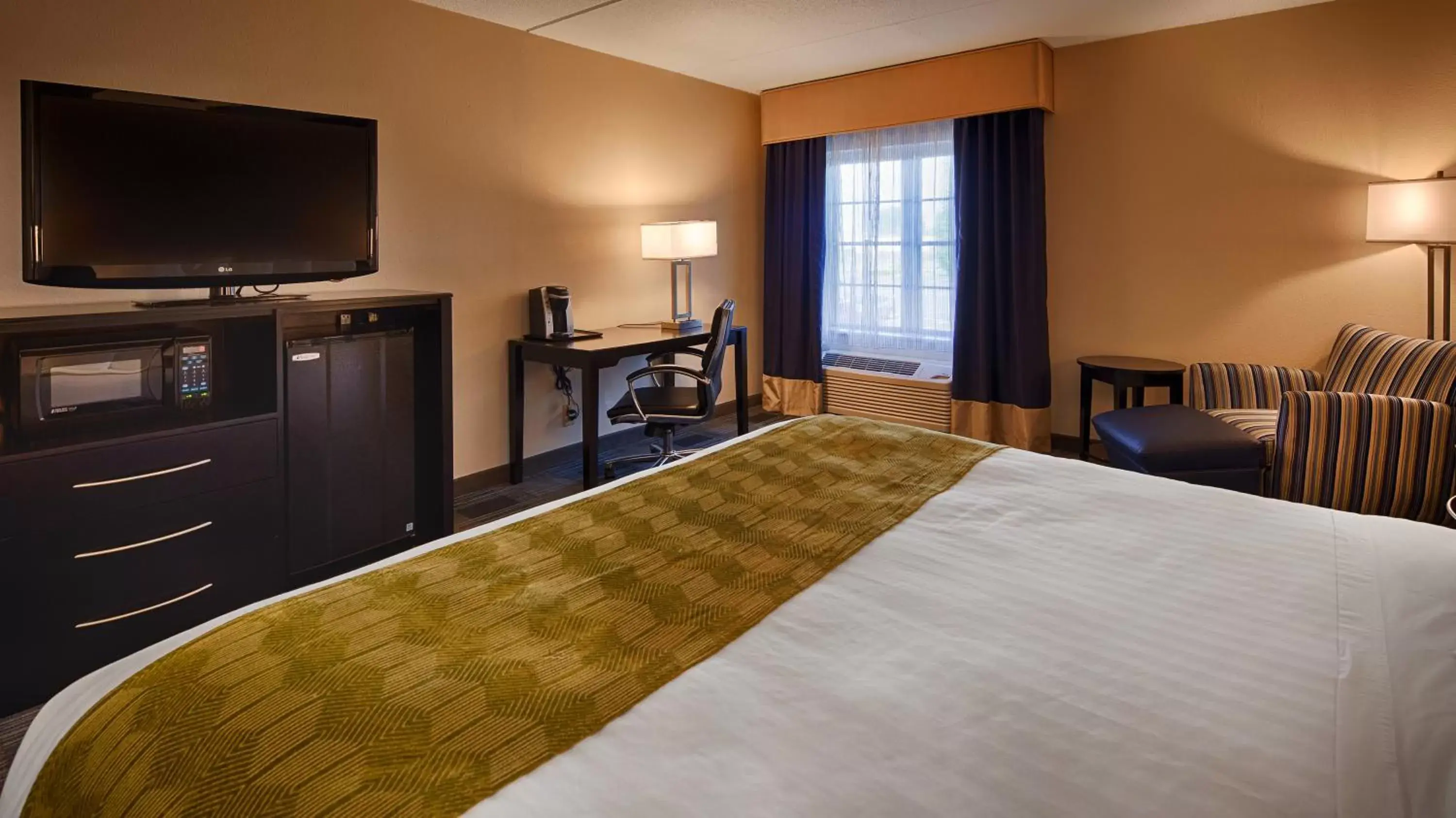 Bedroom, Bed in Best Western Hartford Hotel and Suites