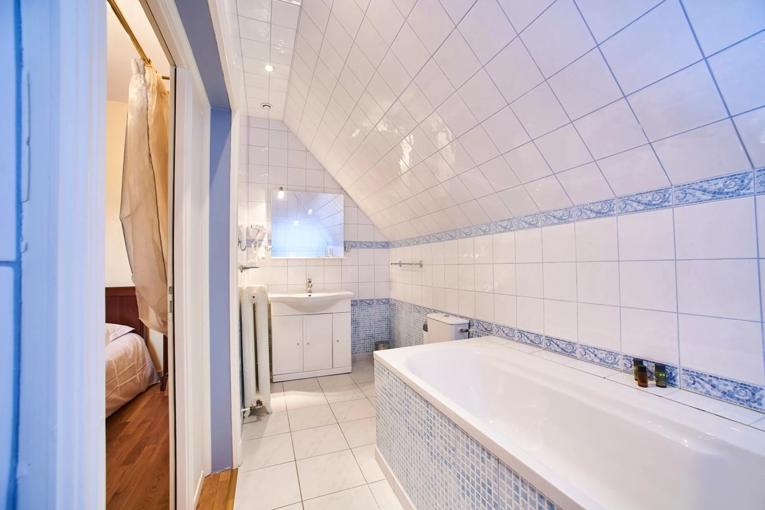 Bathroom in Château de la Richerie - proche Puy du Fou