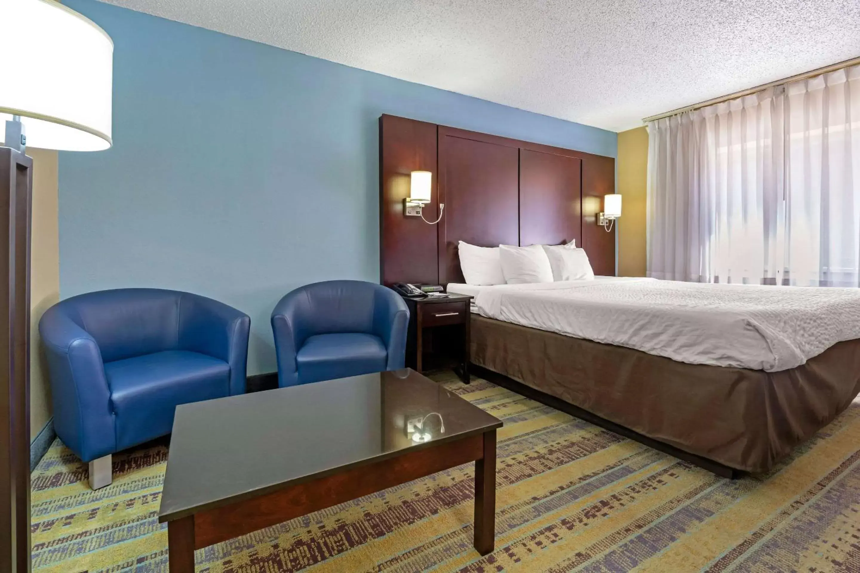 Photo of the whole room, Bed in Clarion Hotel Lexington