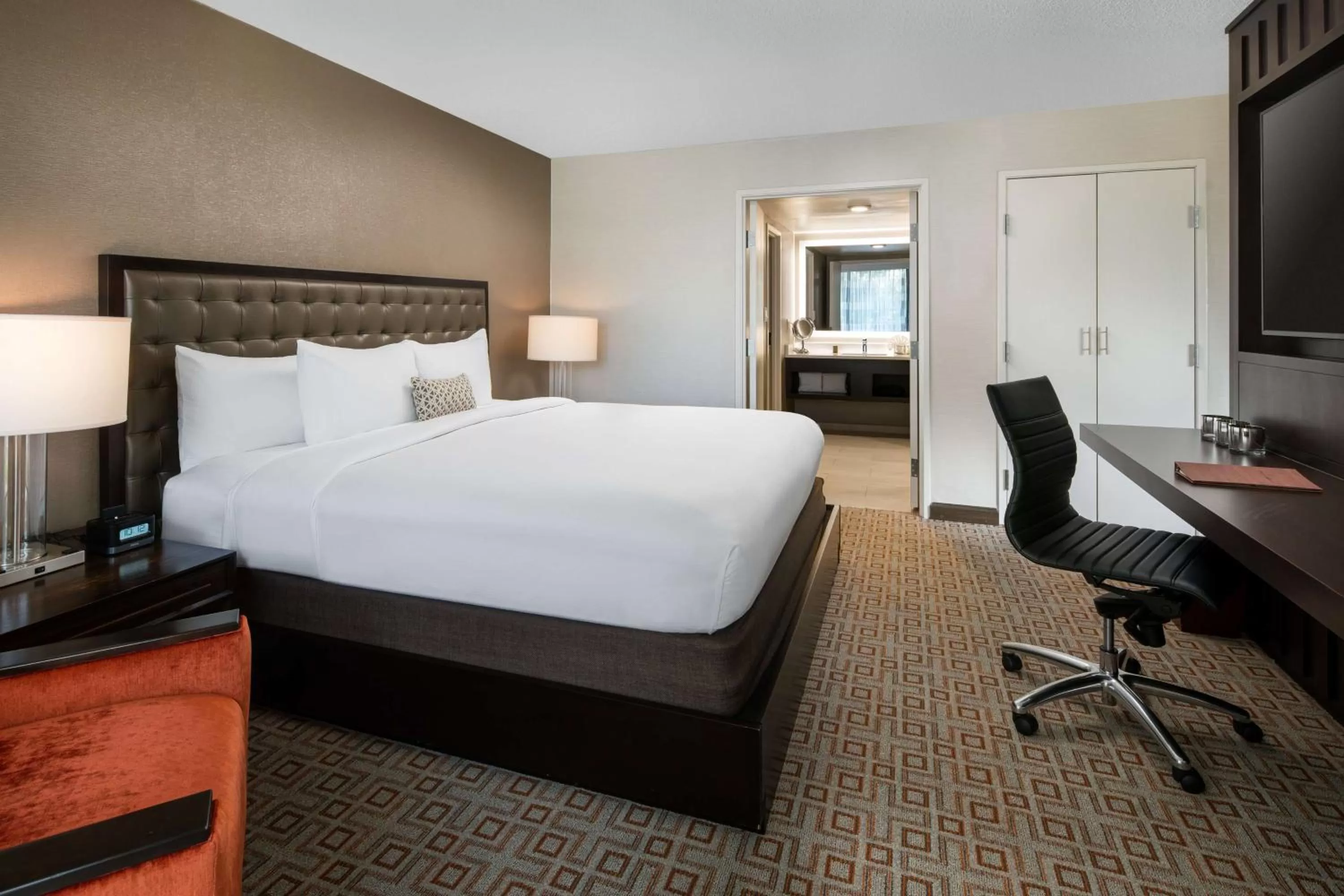 Bedroom, Bed in DoubleTree by Hilton Denver Tech