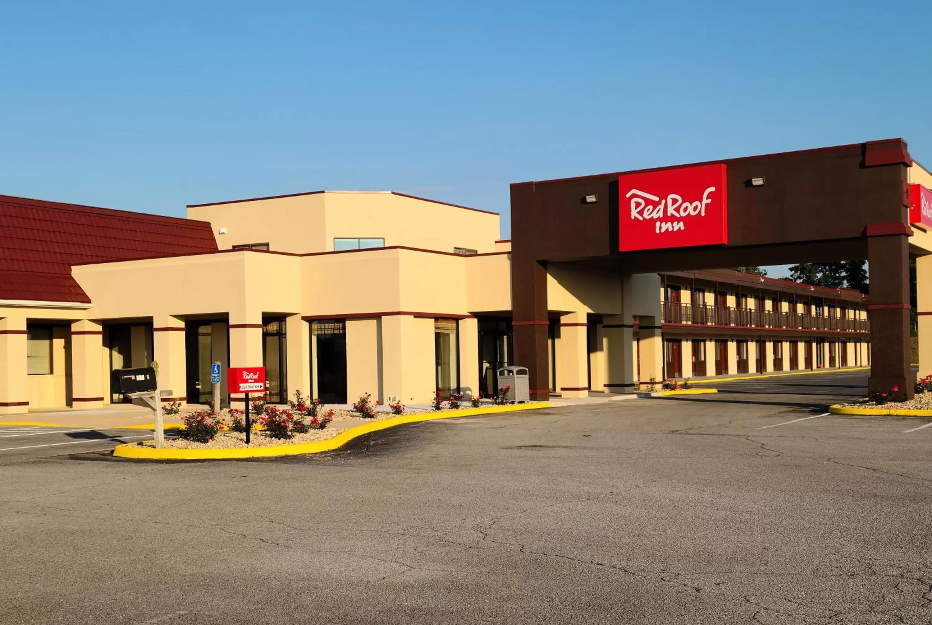 Property Building in Red Roof Inn Staunton