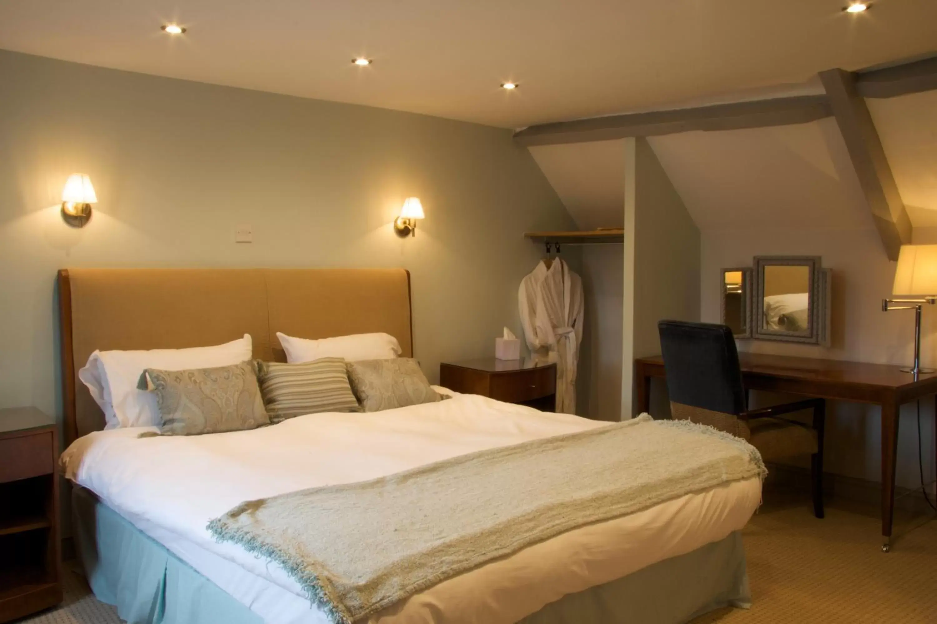 Bedroom, Bed in The Oak House Hotel