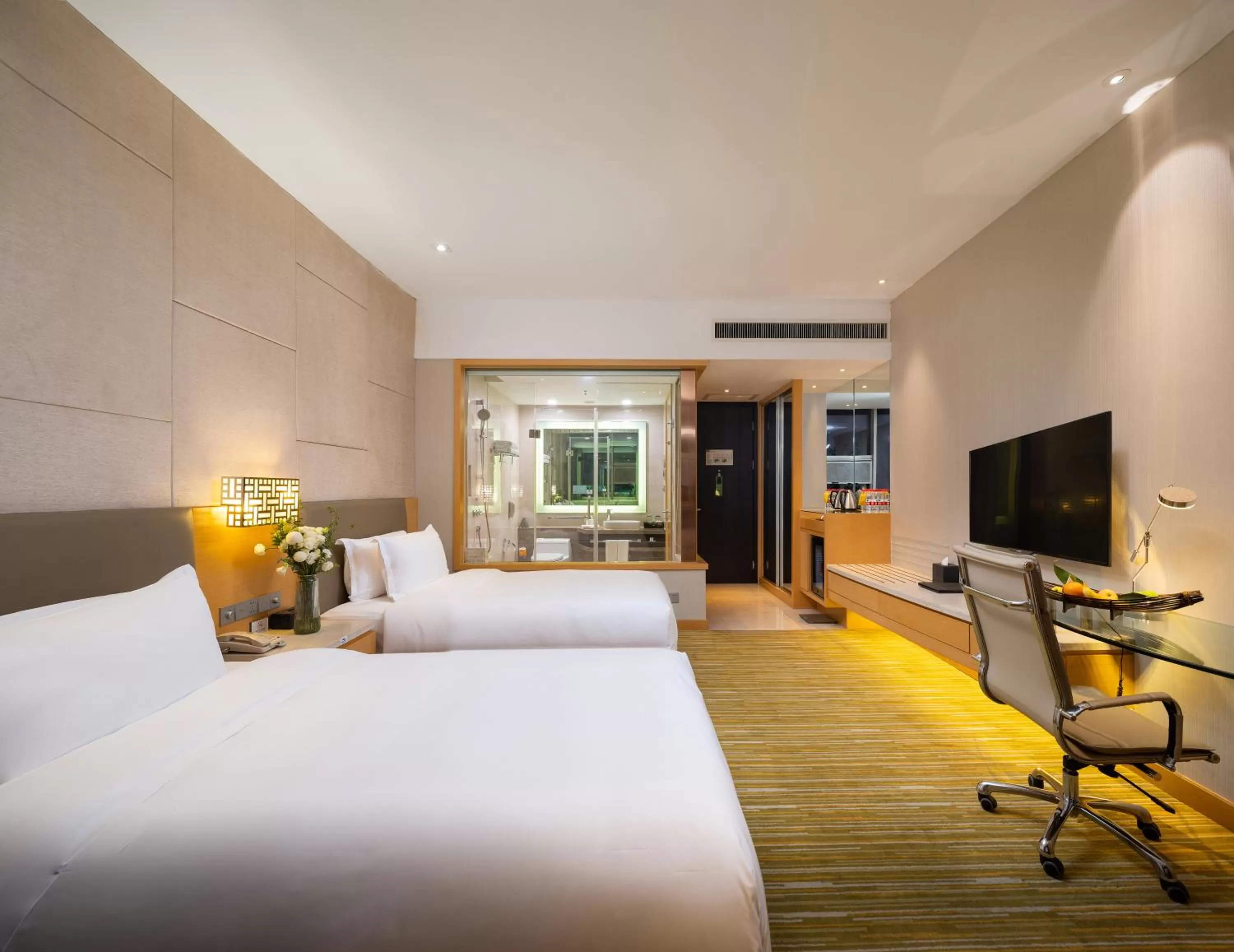 Photo of the whole room, Bed in Holiday Inn Nanchang Riverside by IHG