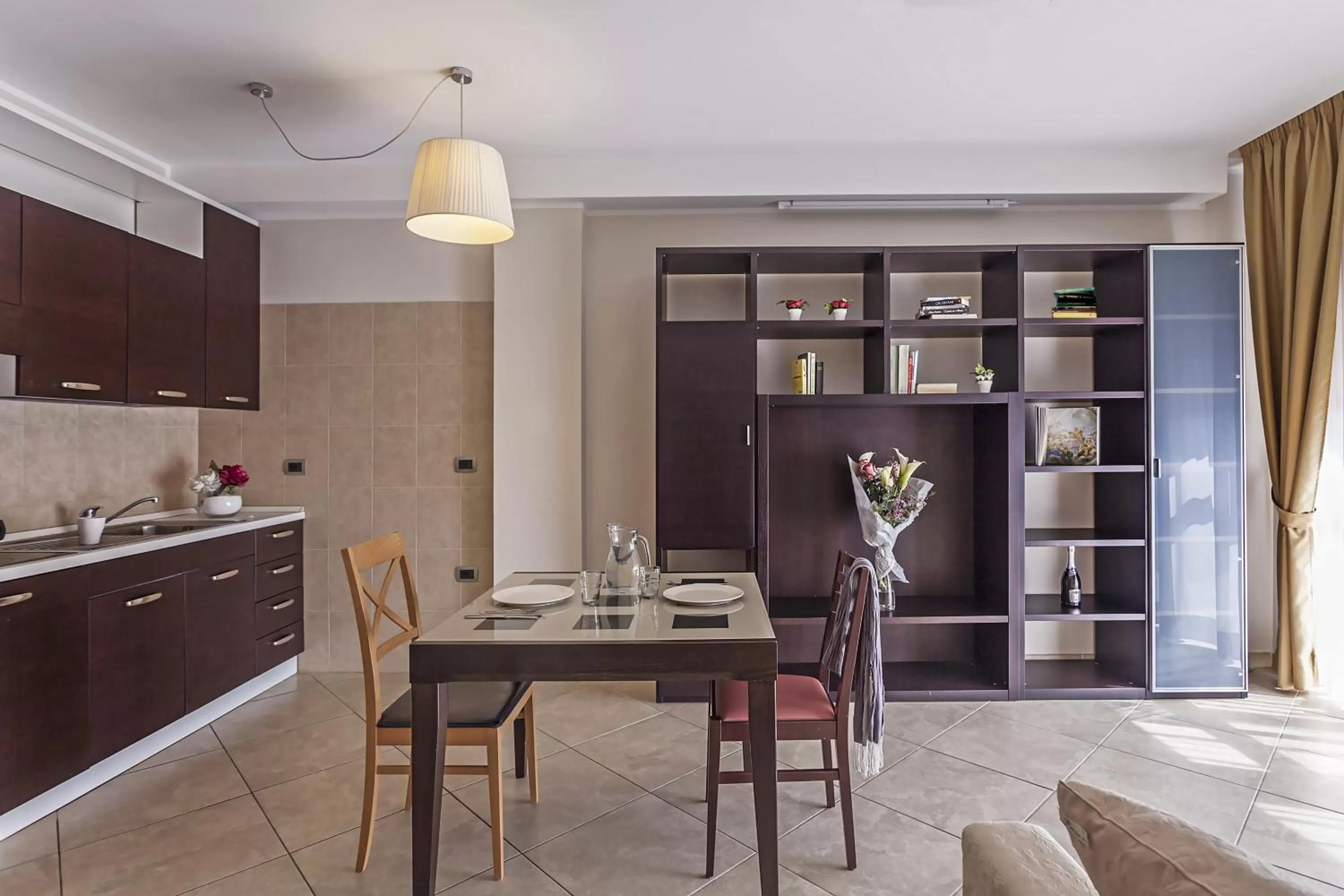 Library in ApartHotel Anghel