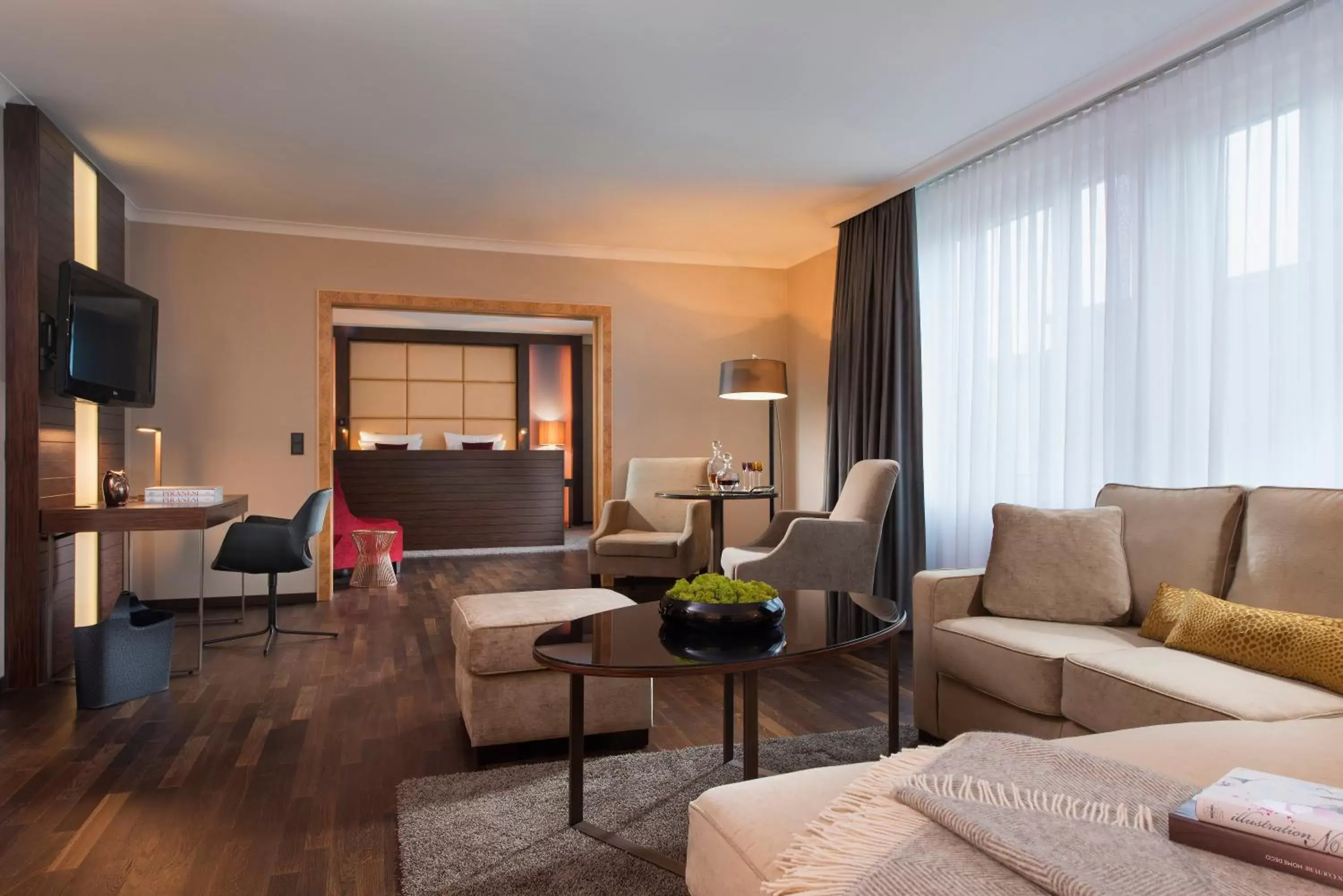 Living room, Seating Area in Hotel Palace Berlin