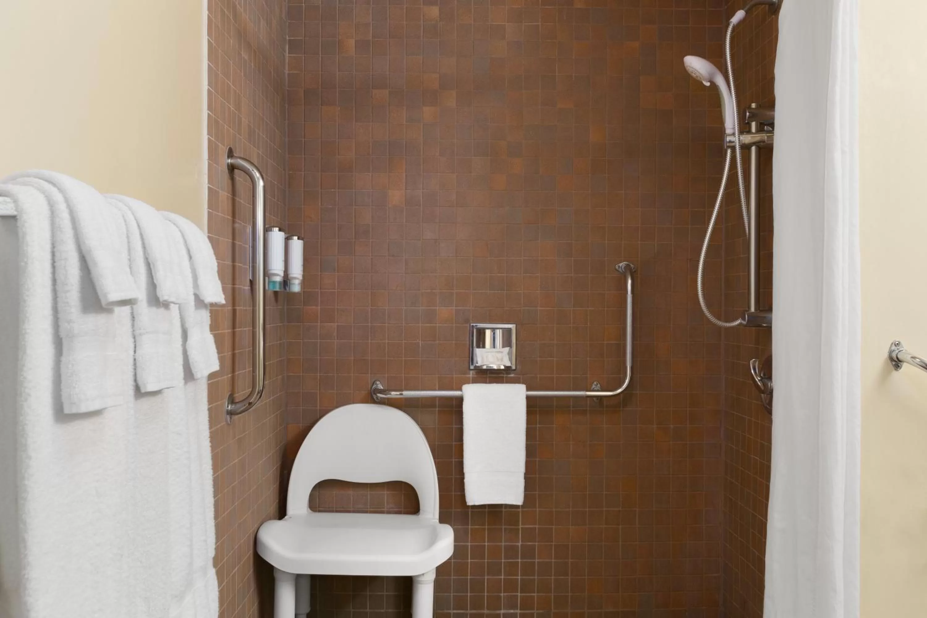 Bathroom in Travelodge by Wyndham Barrie