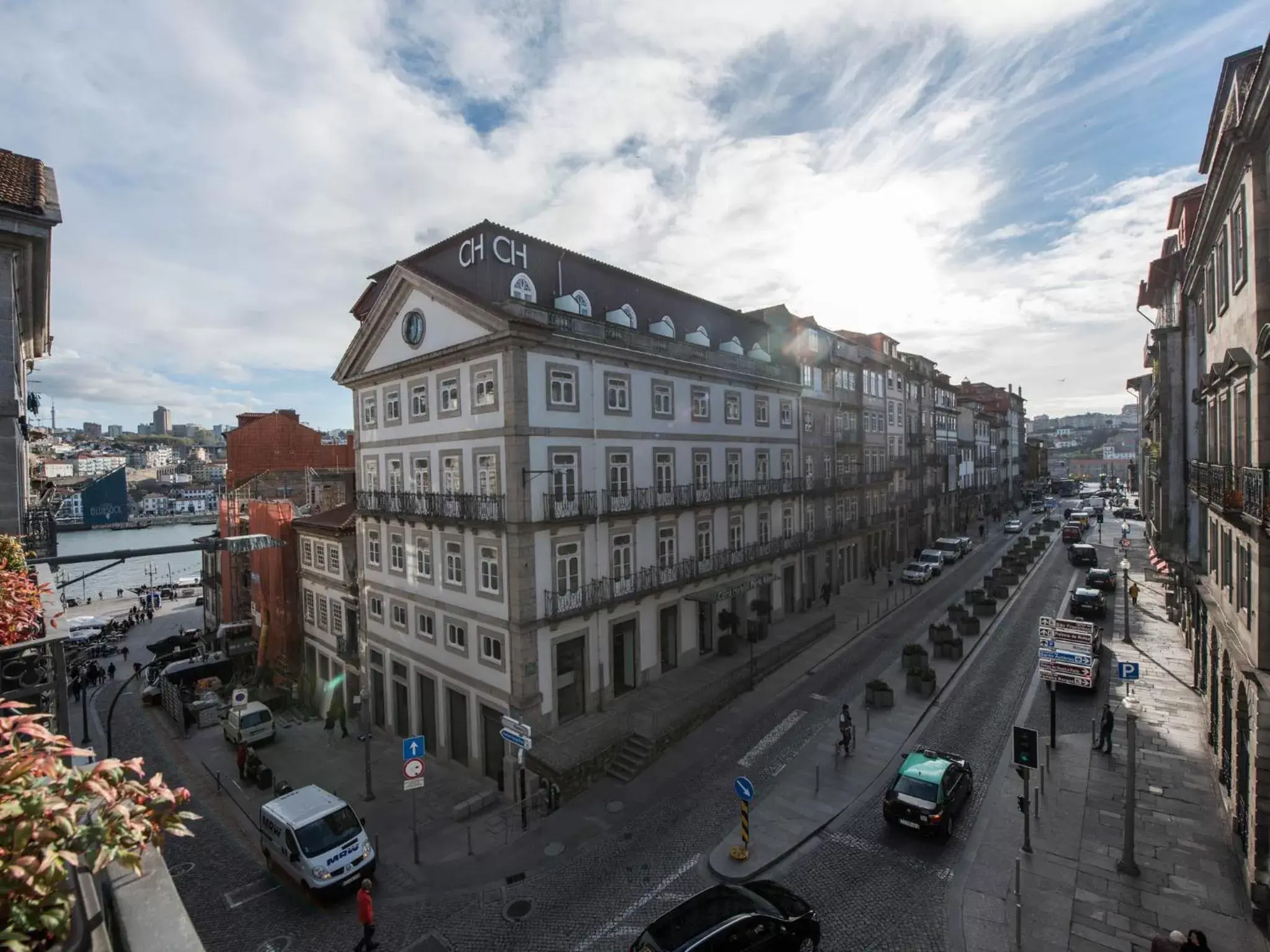 Facade/entrance in Hotel Carris Porto Ribeira