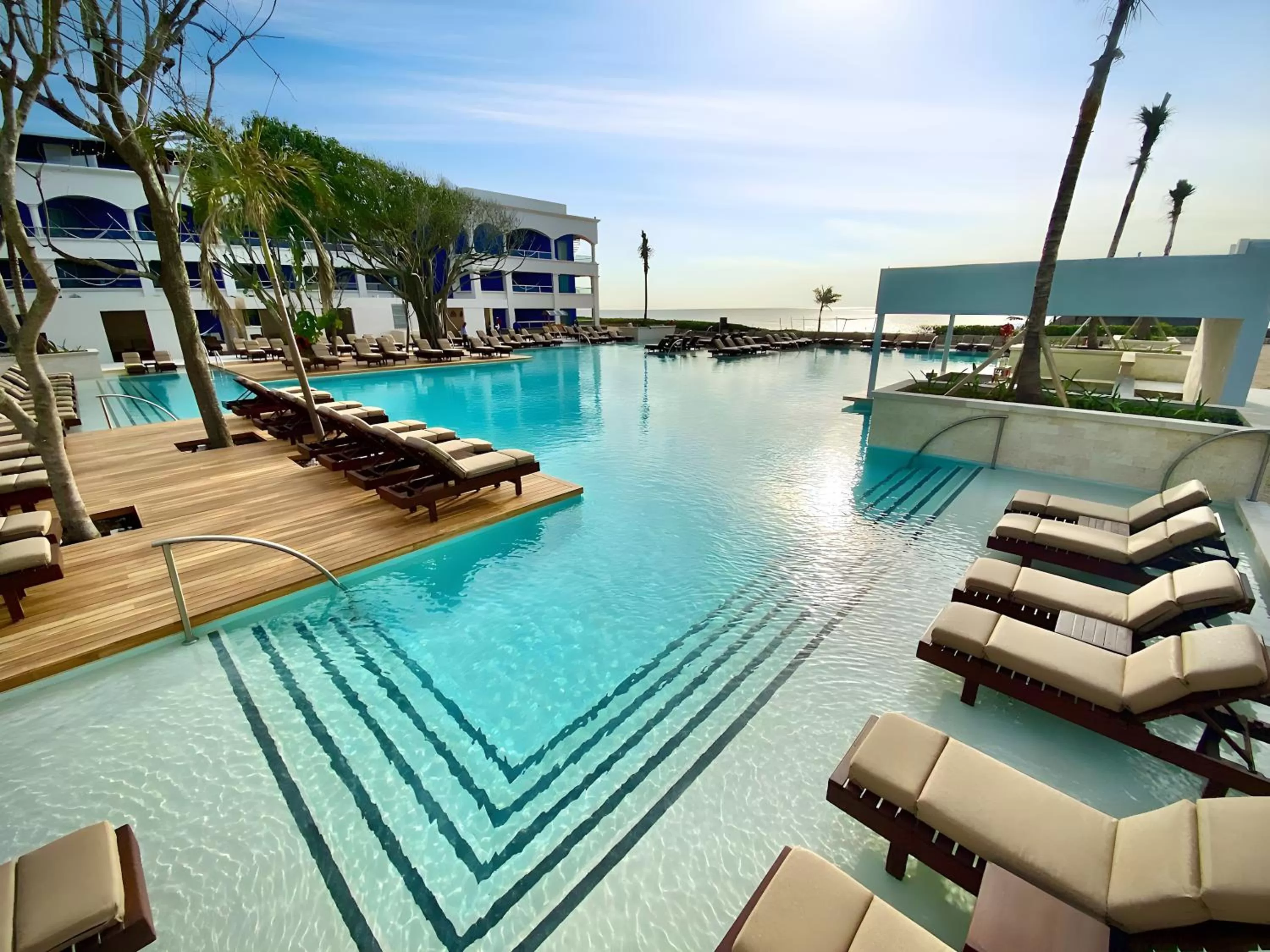 Swimming pool in Hard Rock Hotel Riviera Maya - Heaven Adults Only - All Inclusive
