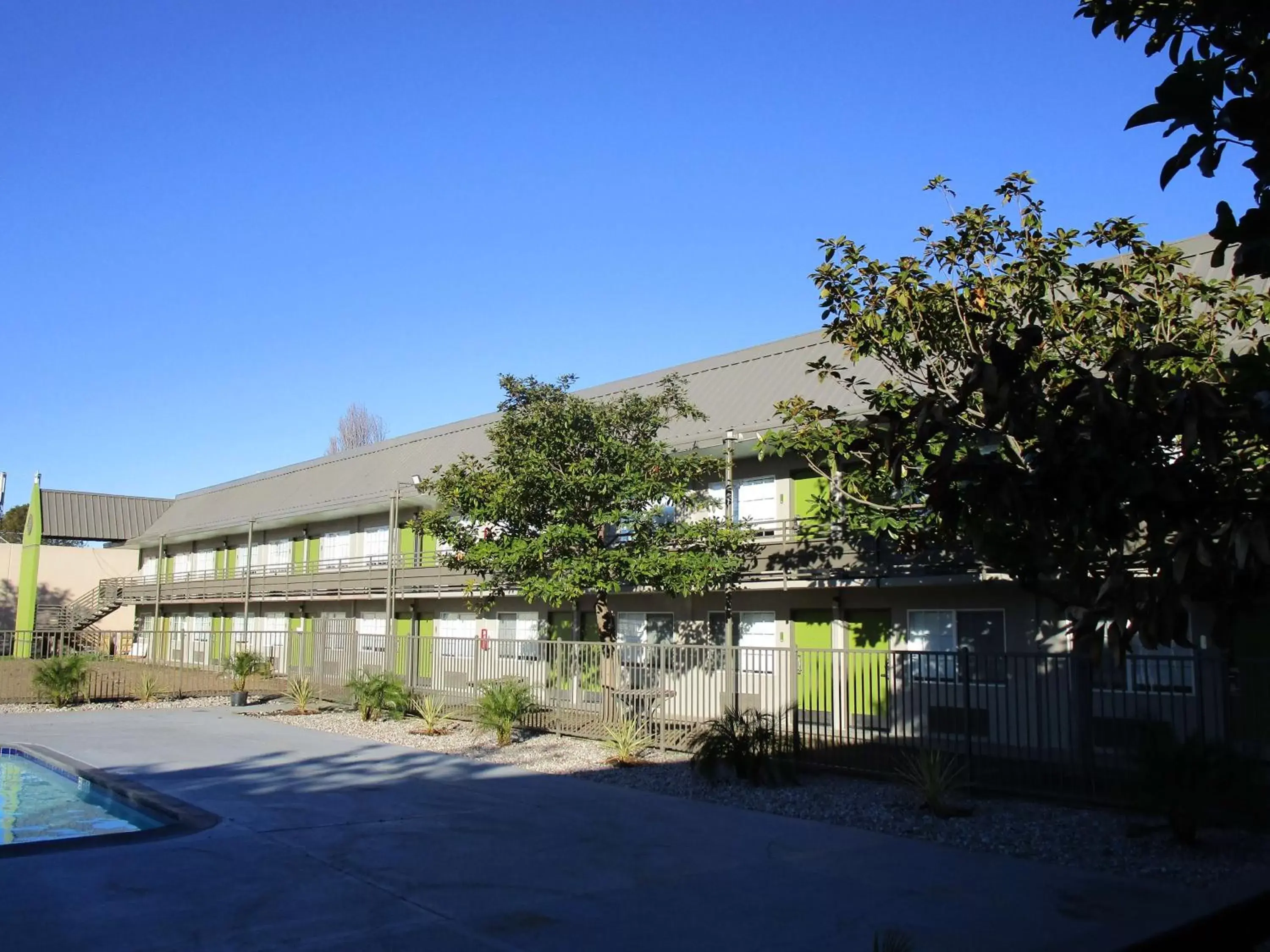 Property building in SureStay Plus Hotel by Best Western Point Richmond Property building in SureStay Plus Hotel by Best Western Point Richmond