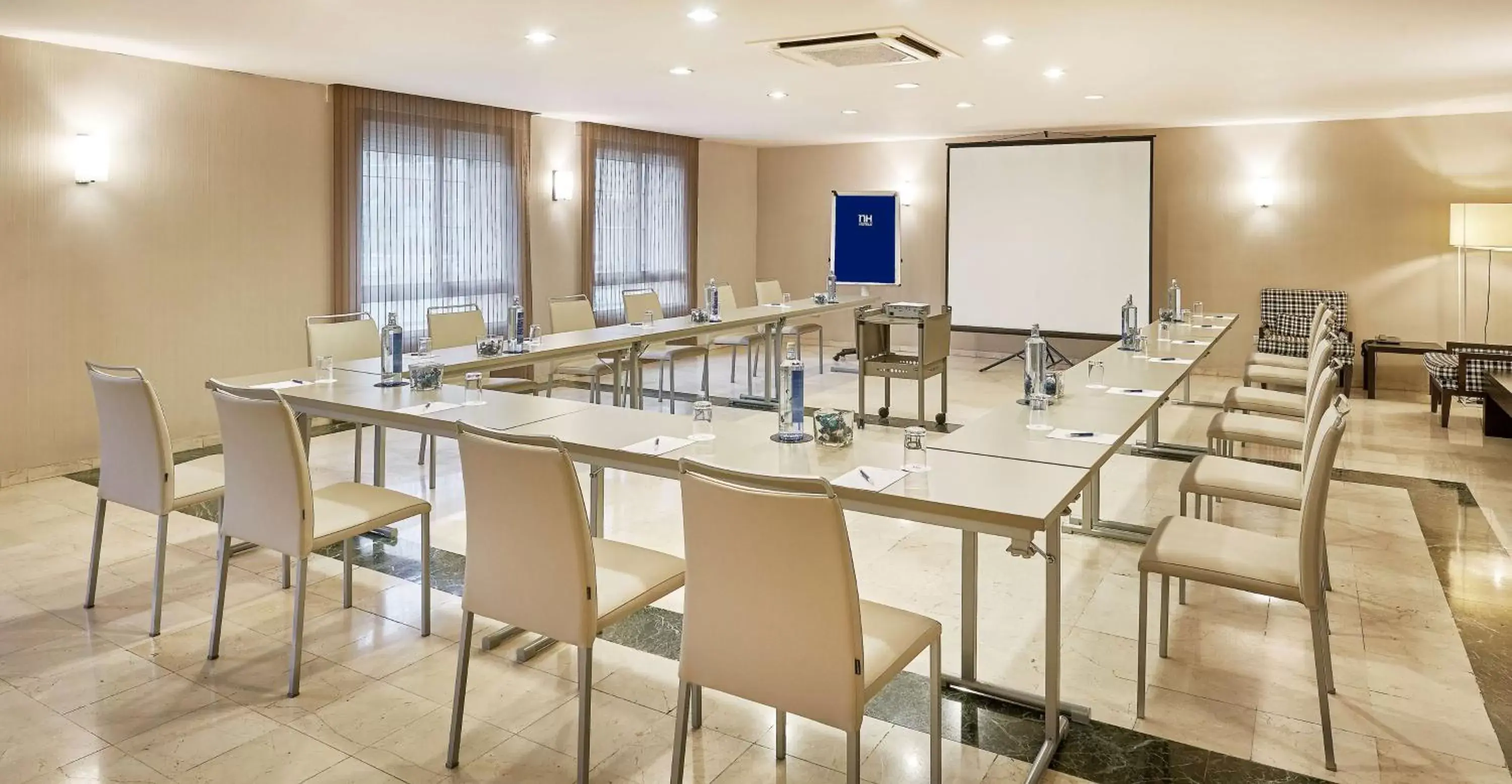 Meeting/conference room in NH Lleida Pirineos