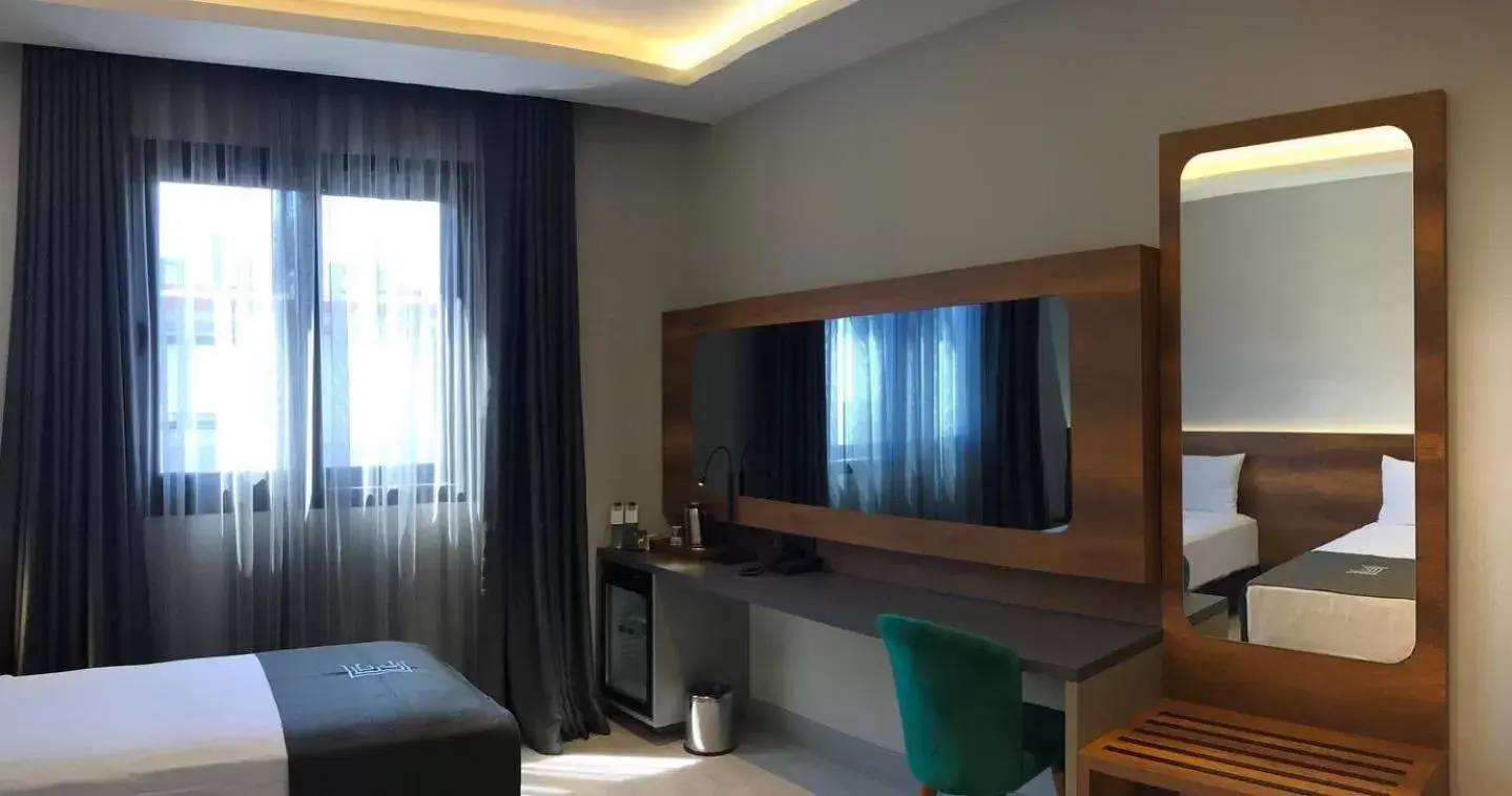 TV/Entertainment Center in Emens hotel