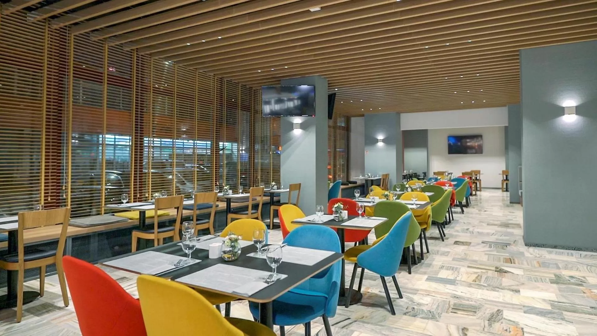 Restaurant/places to eat in Hotel Metropol