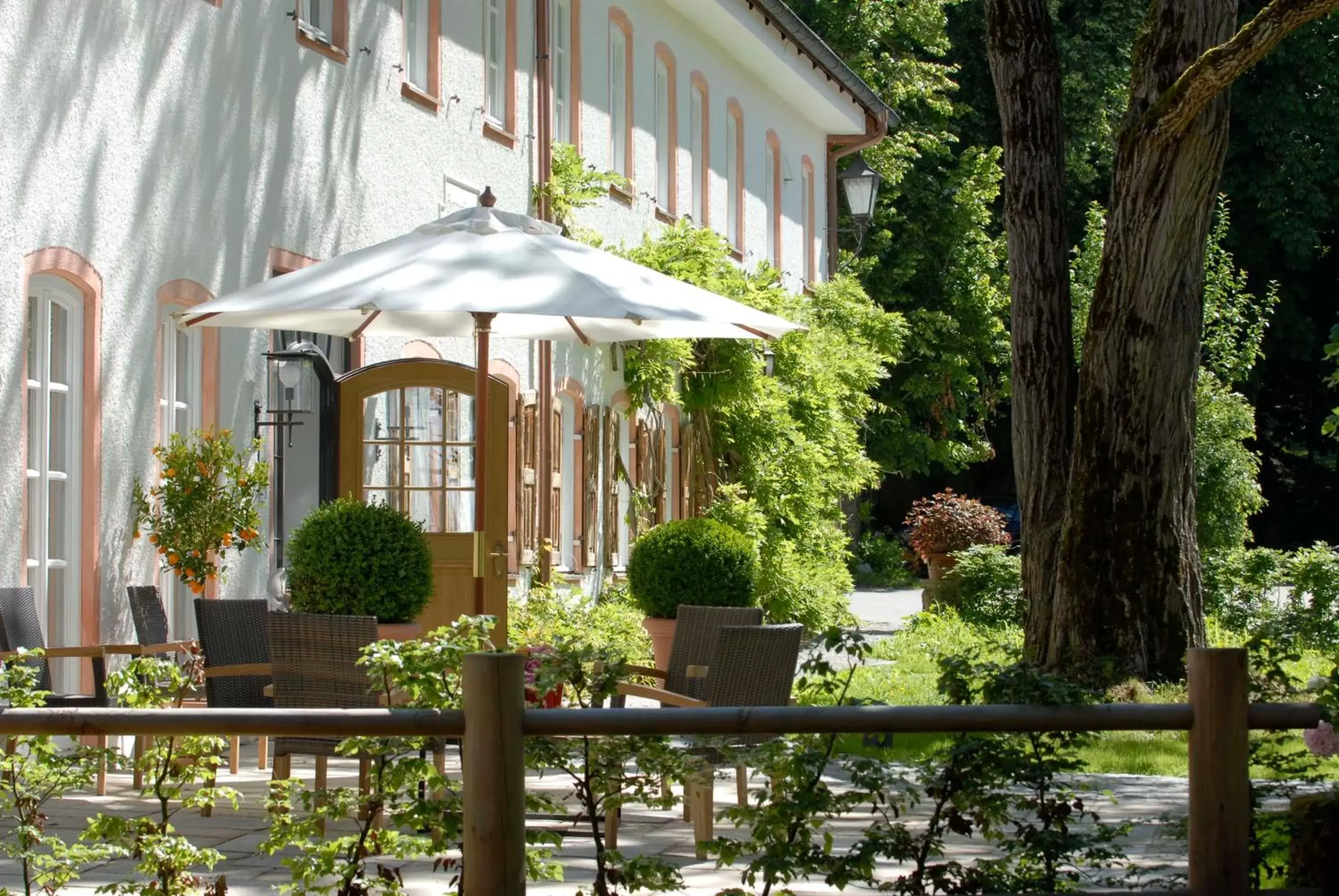 Facade/entrance in Brauereigasthof-Hotel Aying