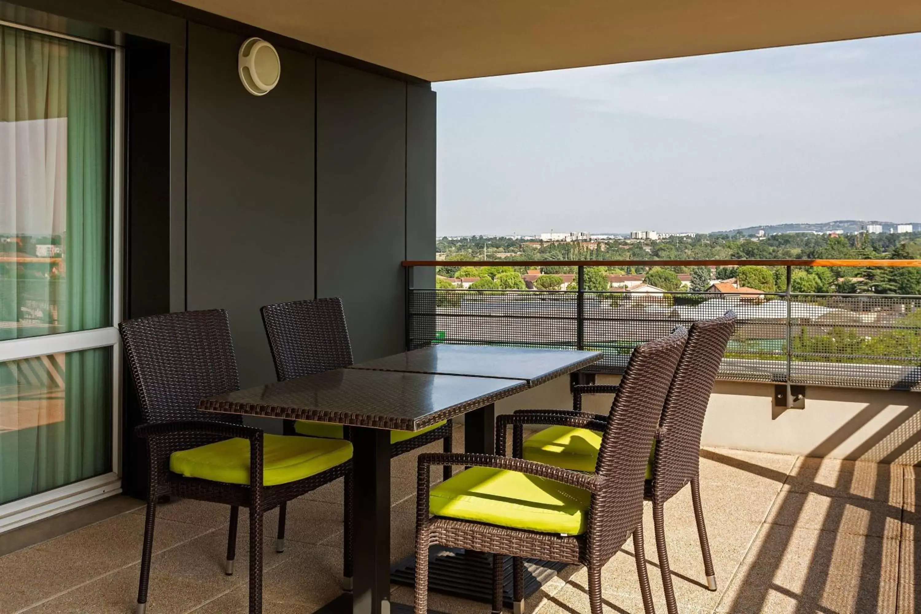 Bedroom in Courtyard by Marriott Toulouse Airport