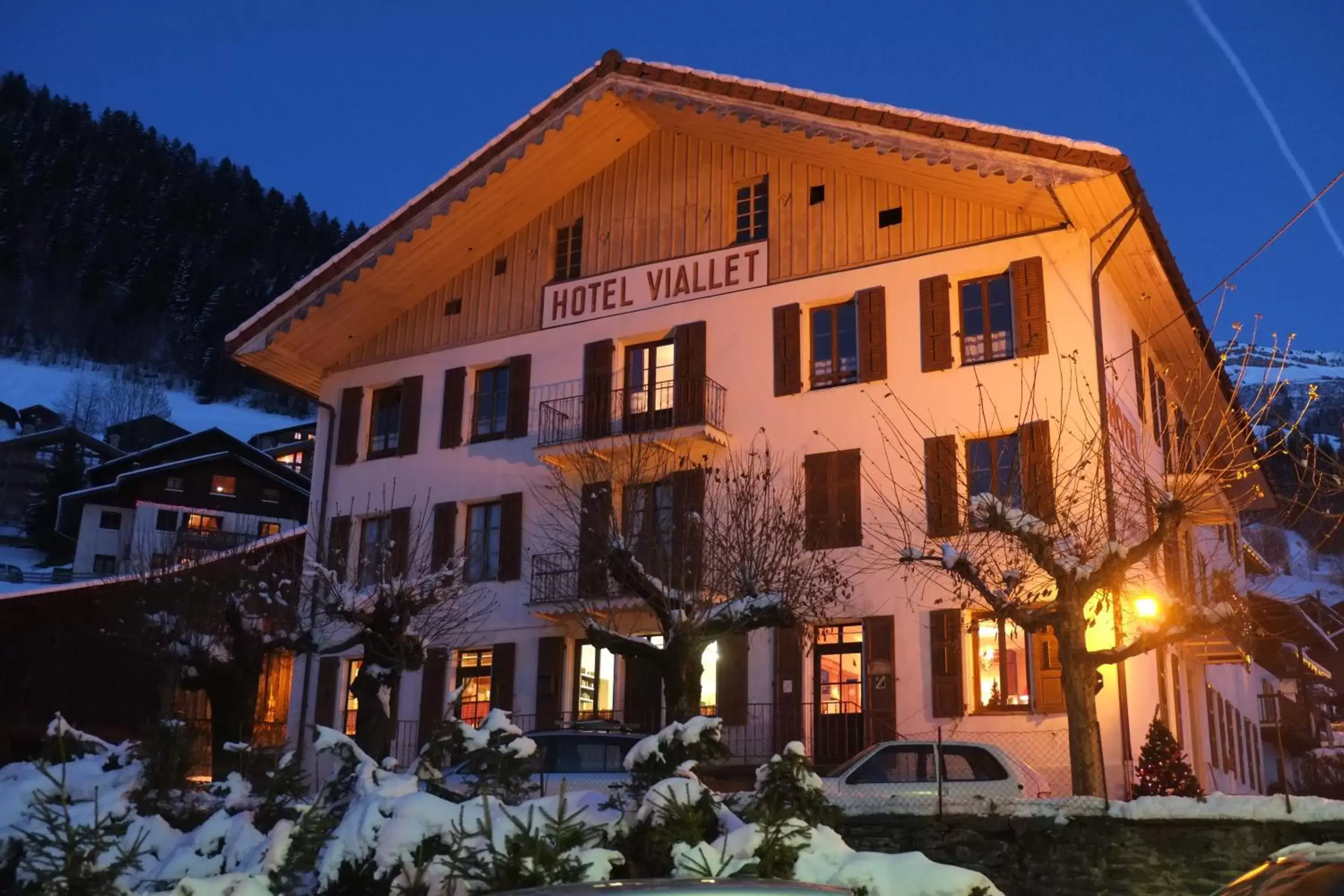 Facade/entrance, Property Building in Hôtel Viallet