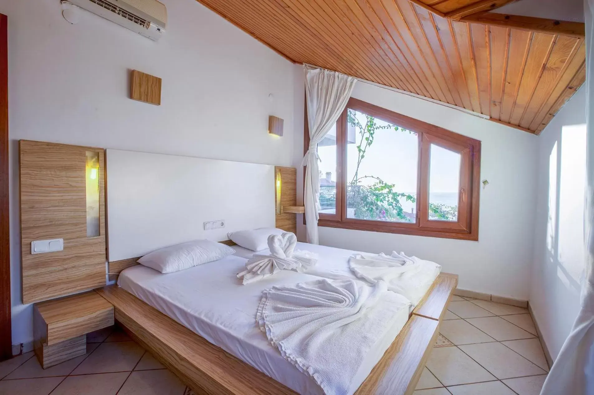Bedroom, Bed in Villa Sonata