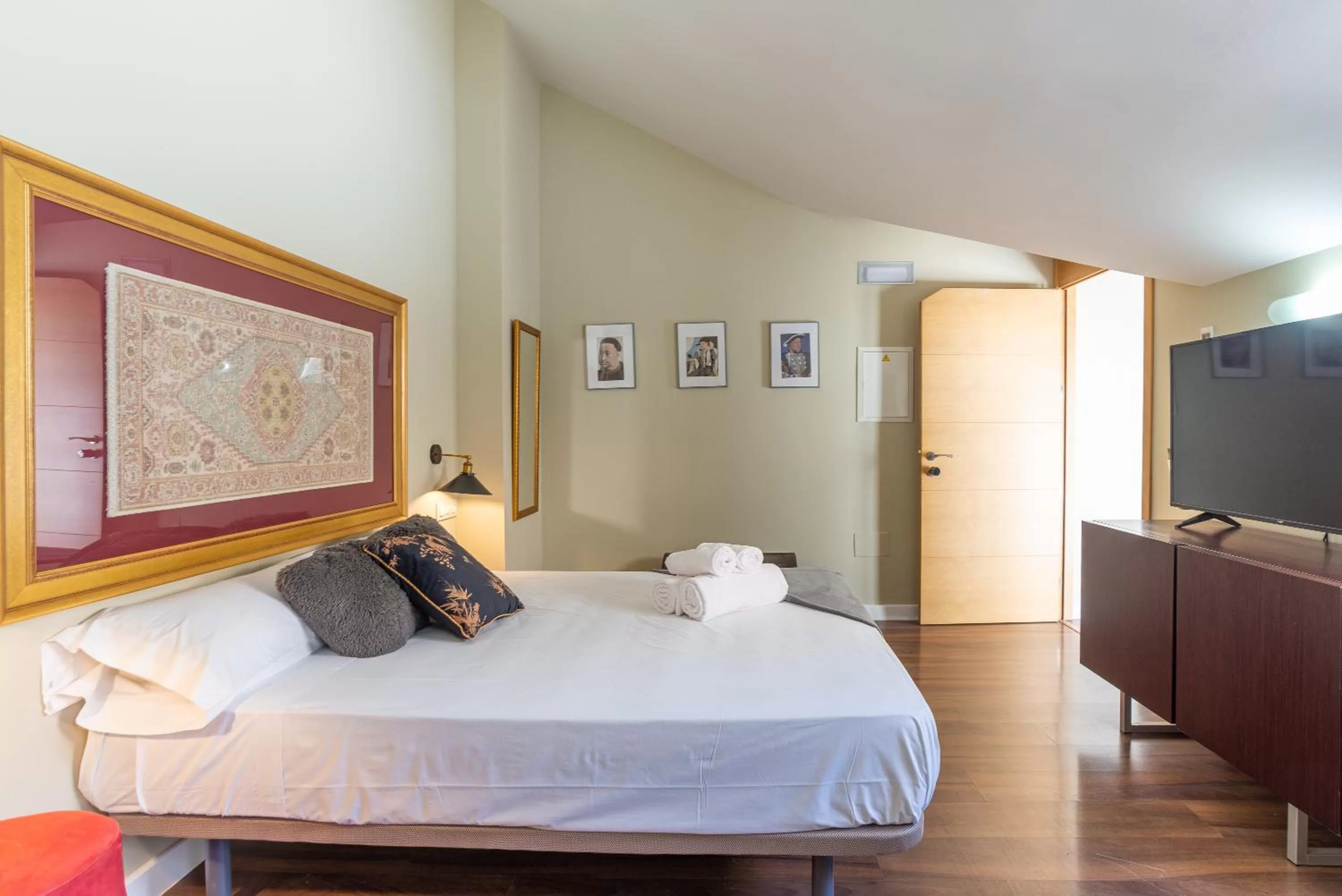 TV and multimedia, Bed in Hotel Albaicín